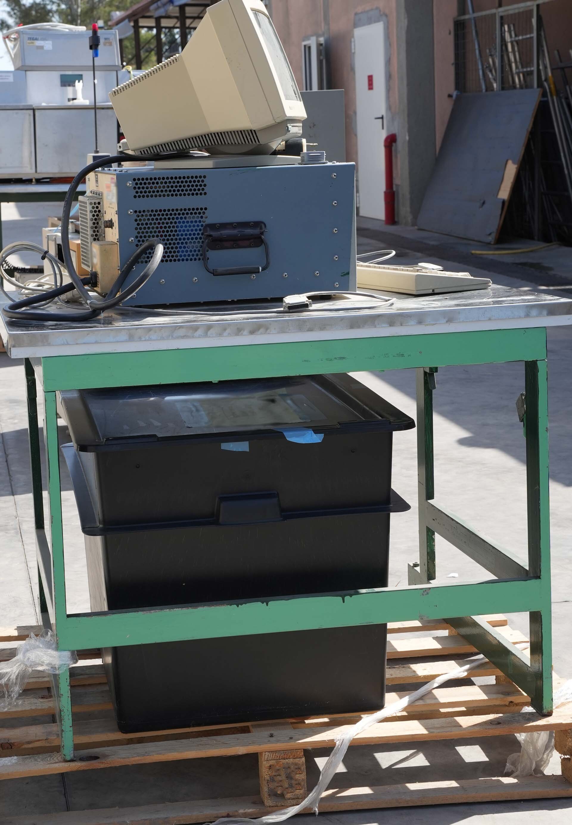 Photo Used KLA / TENCOR 1007E For Sale