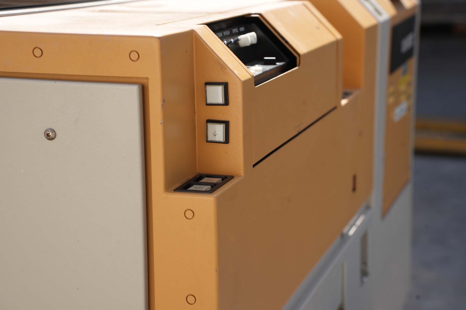 フォト（写真） 使用される KLA / TENCOR 1007E 販売のために