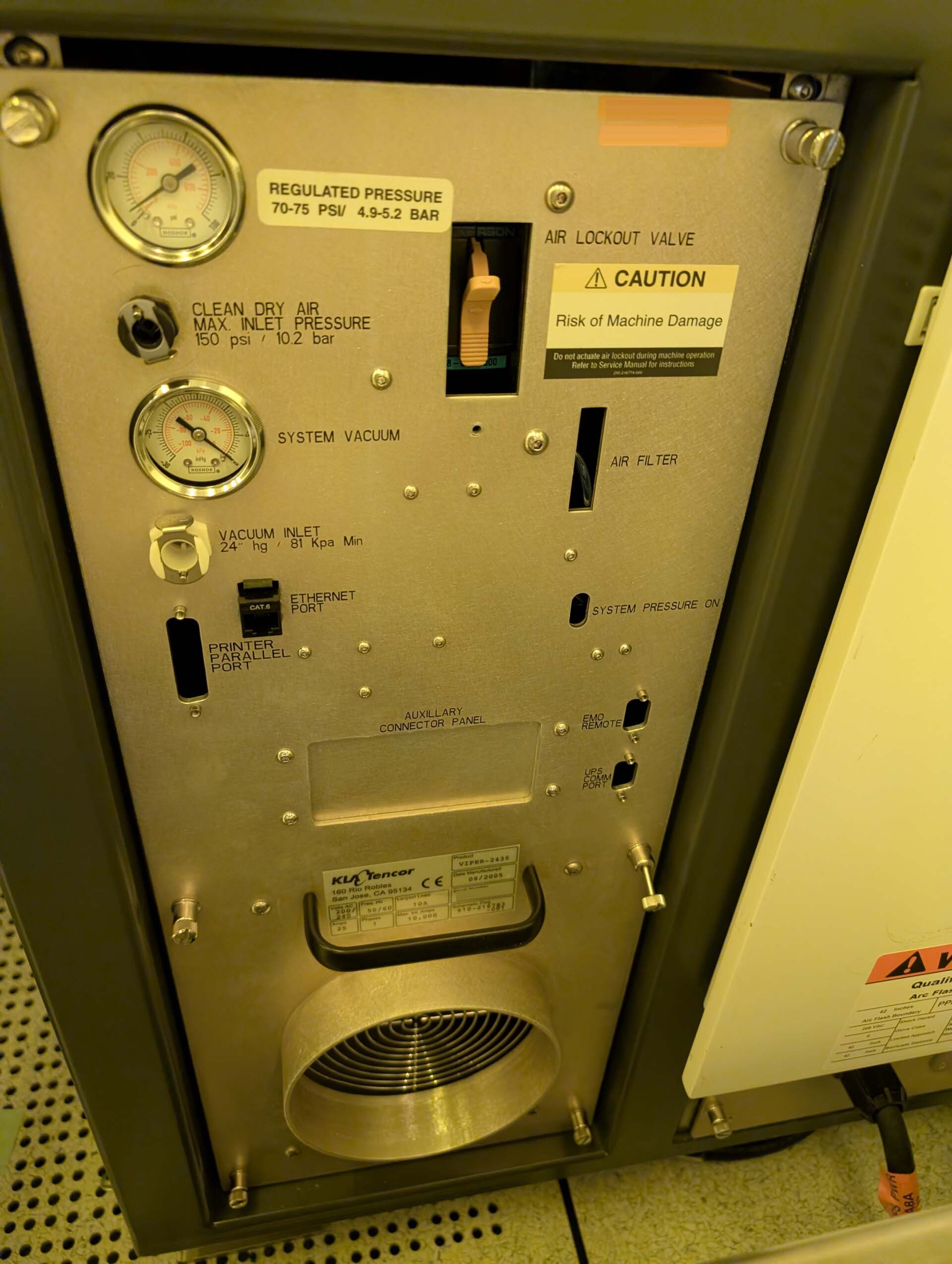 フォト（写真） 使用される KLA / TENCOR 2435 Viper 販売のために