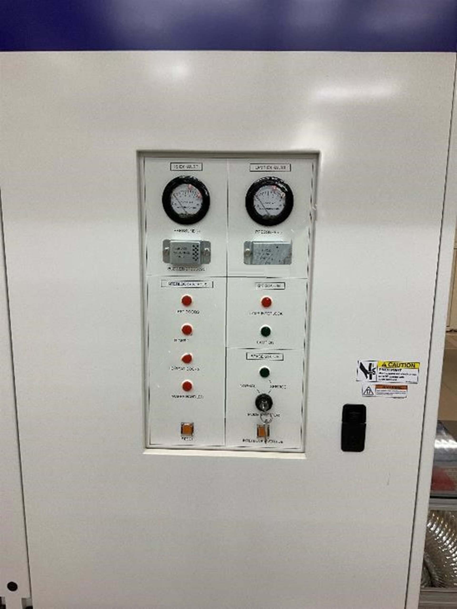 Foto Verwendet KLA / TENCOR 2820-IS Zum Verkauf