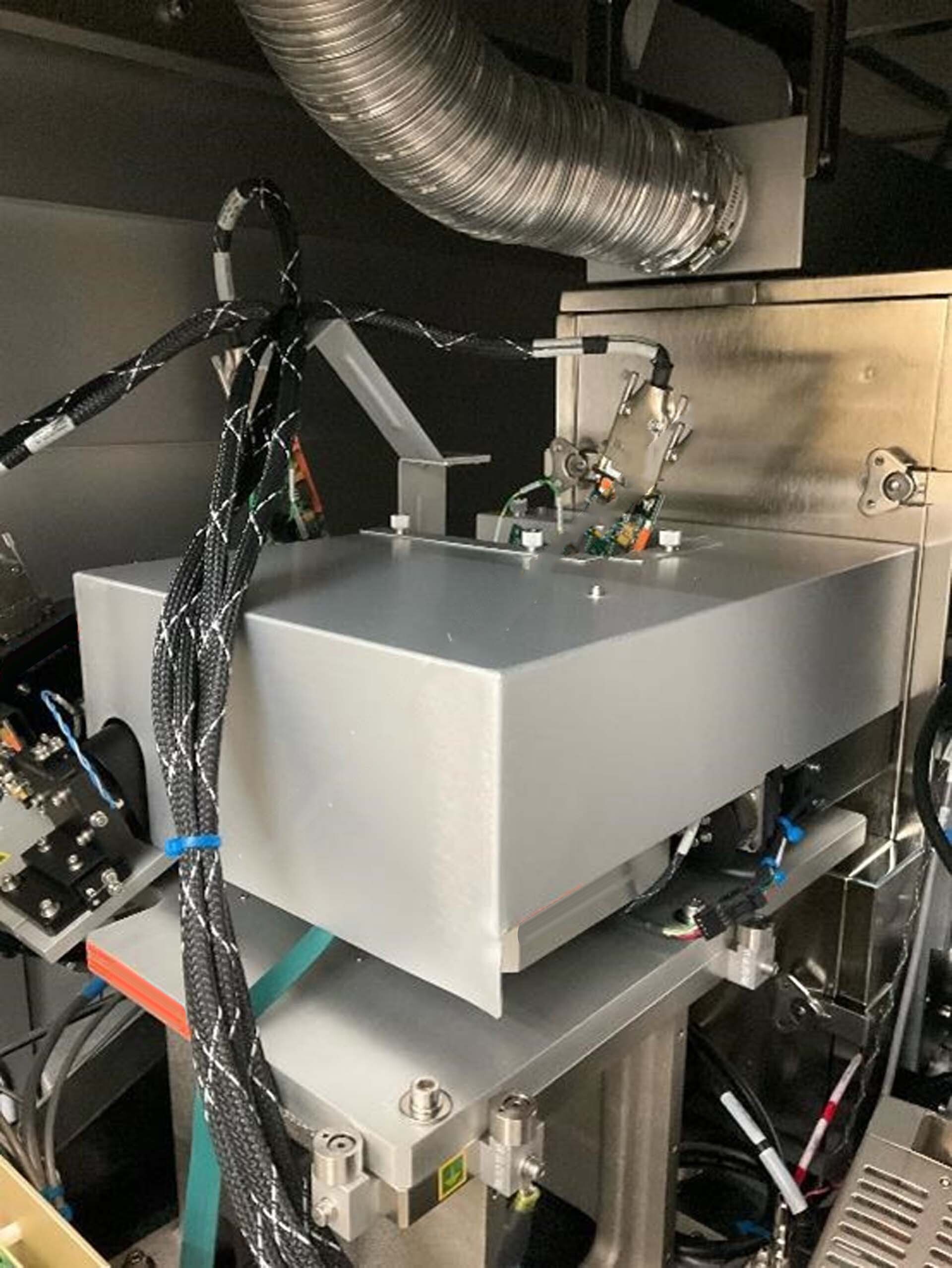 Foto Verwendet KLA / TENCOR 2820-IS Zum Verkauf