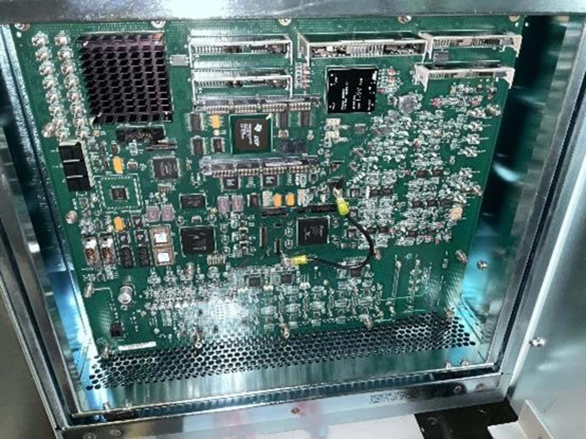 Foto Verwendet KLA / TENCOR 2820-IS Zum Verkauf