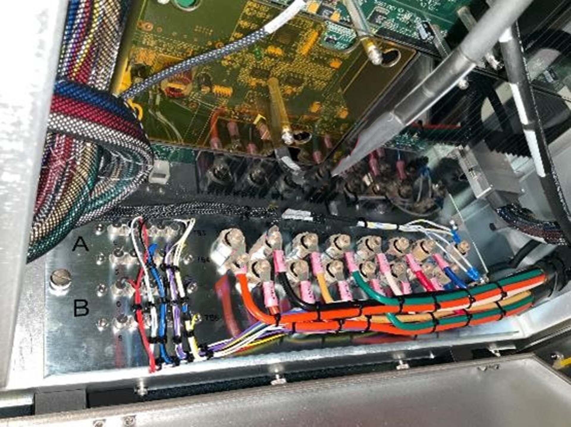 Foto Verwendet KLA / TENCOR 2820-IS Zum Verkauf