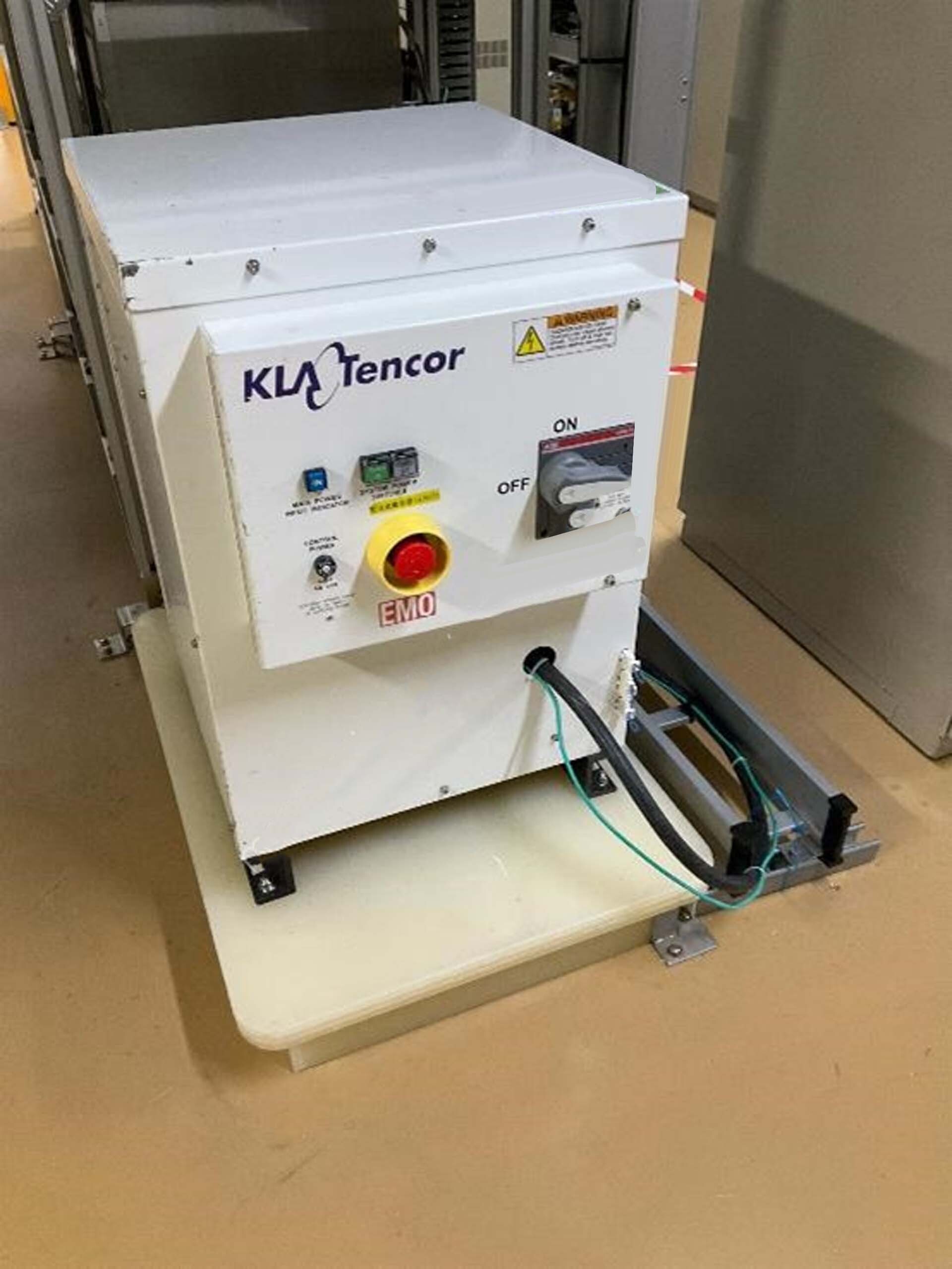 Foto Verwendet KLA / TENCOR 2820-IS Zum Verkauf