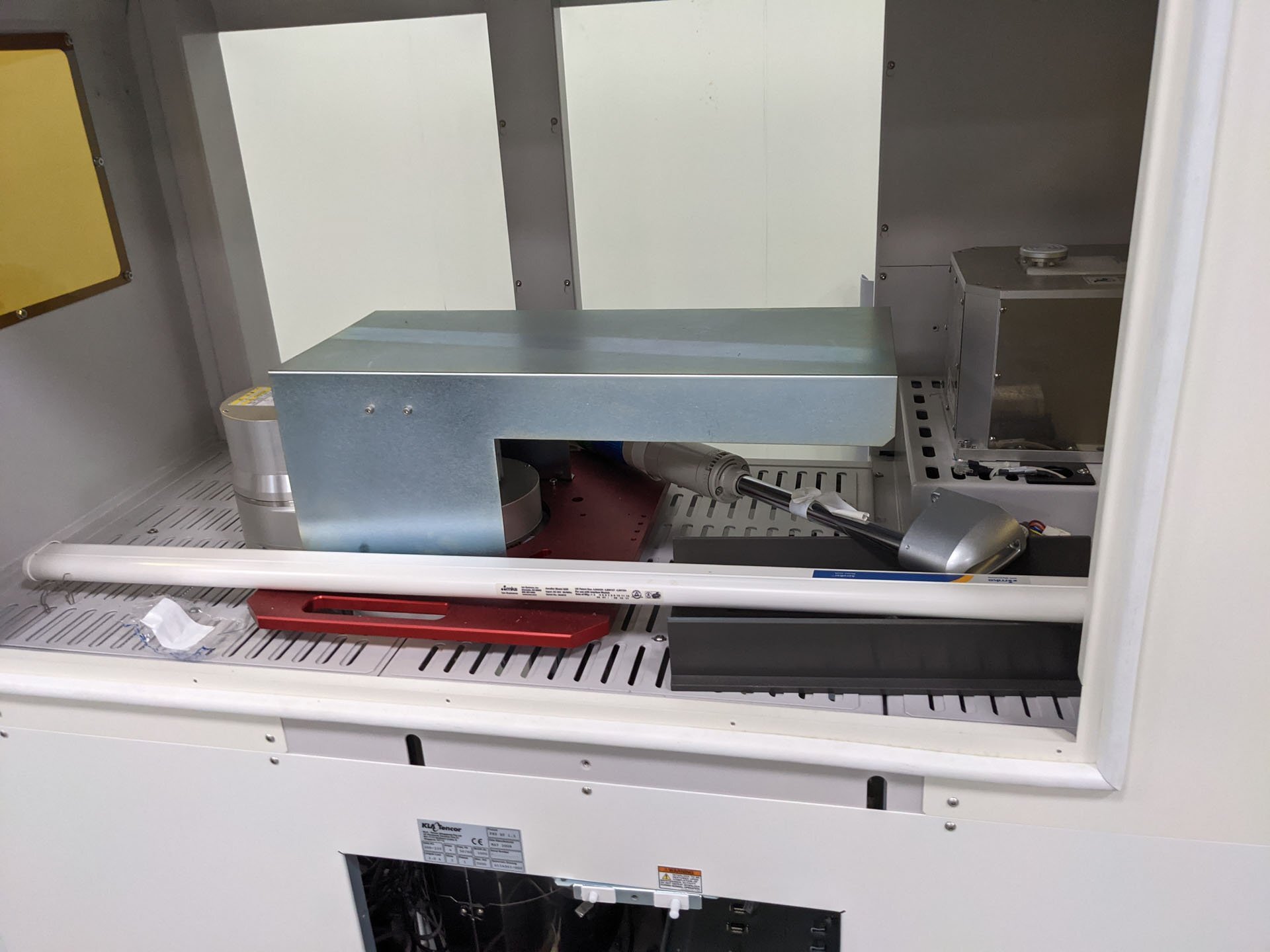 Photo Used KLA / TENCOR 2835i For Sale