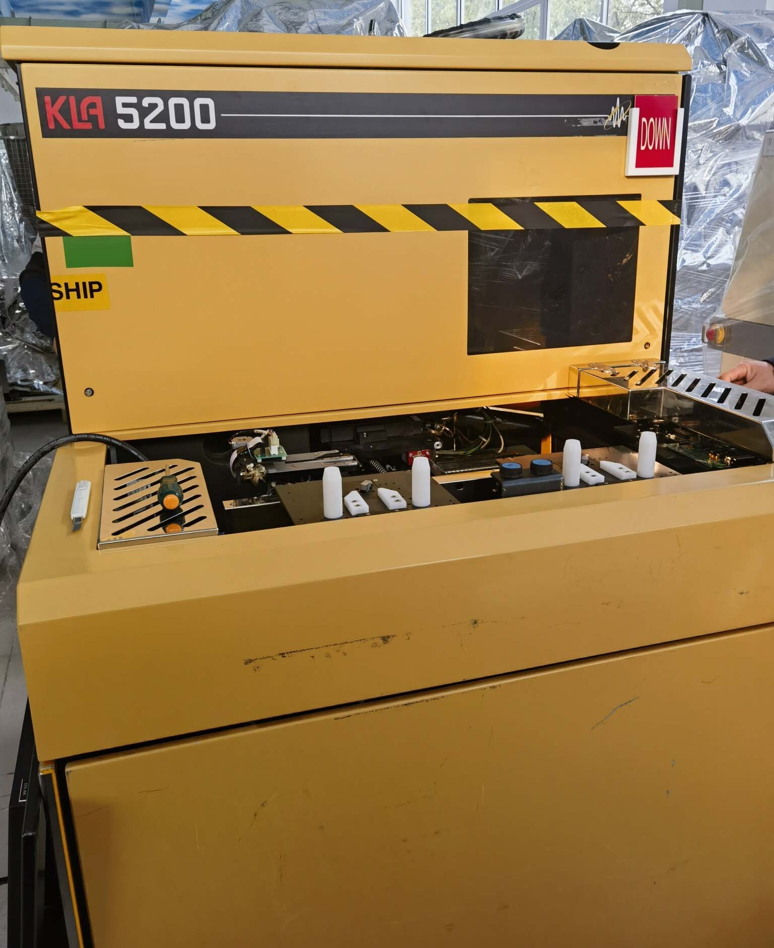 Foto Verwendet KLA / TENCOR 5200 Zum Verkauf