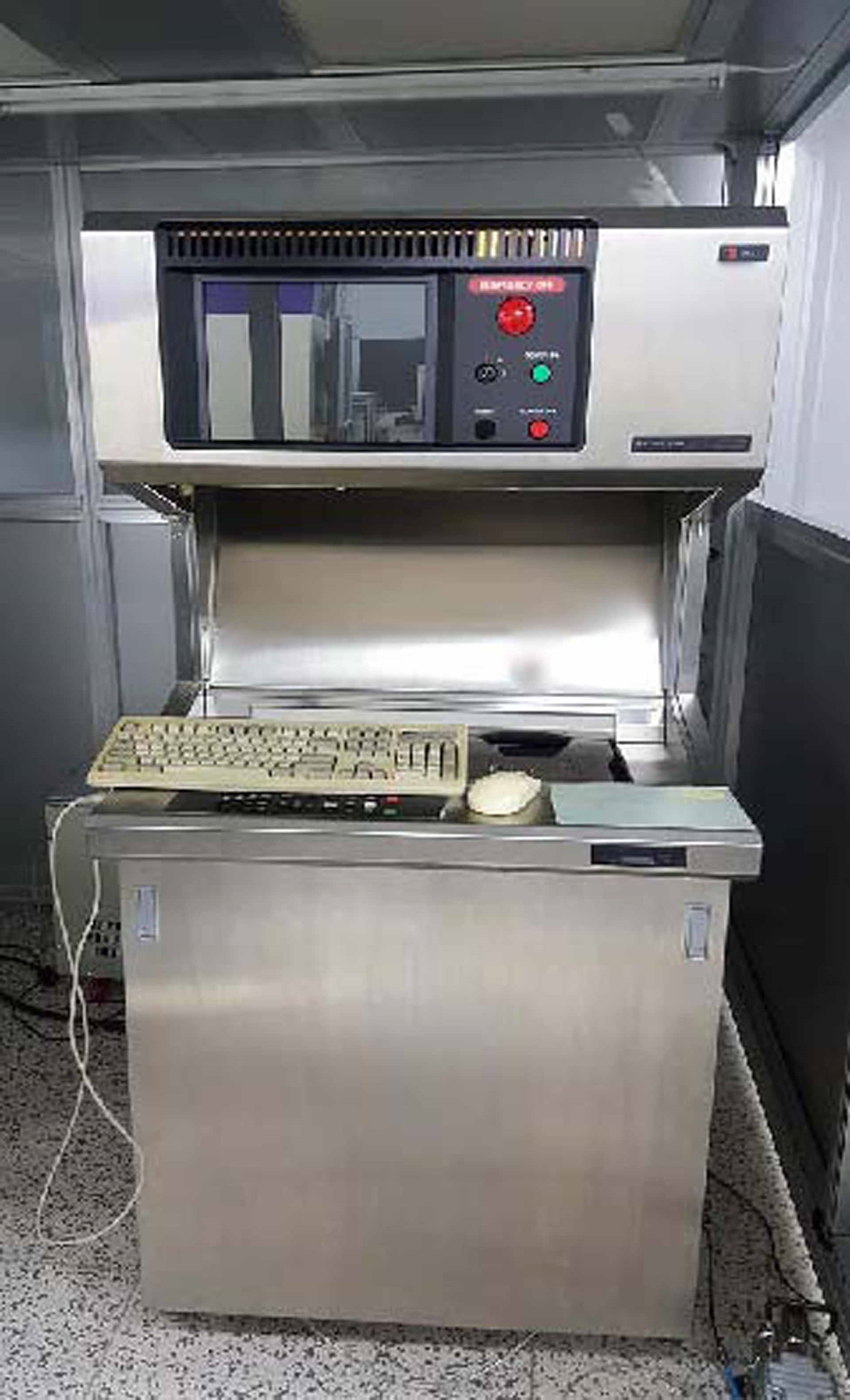 Photo Used KLA / TENCOR / PROMETRIX 6200 Surfscan For Sale