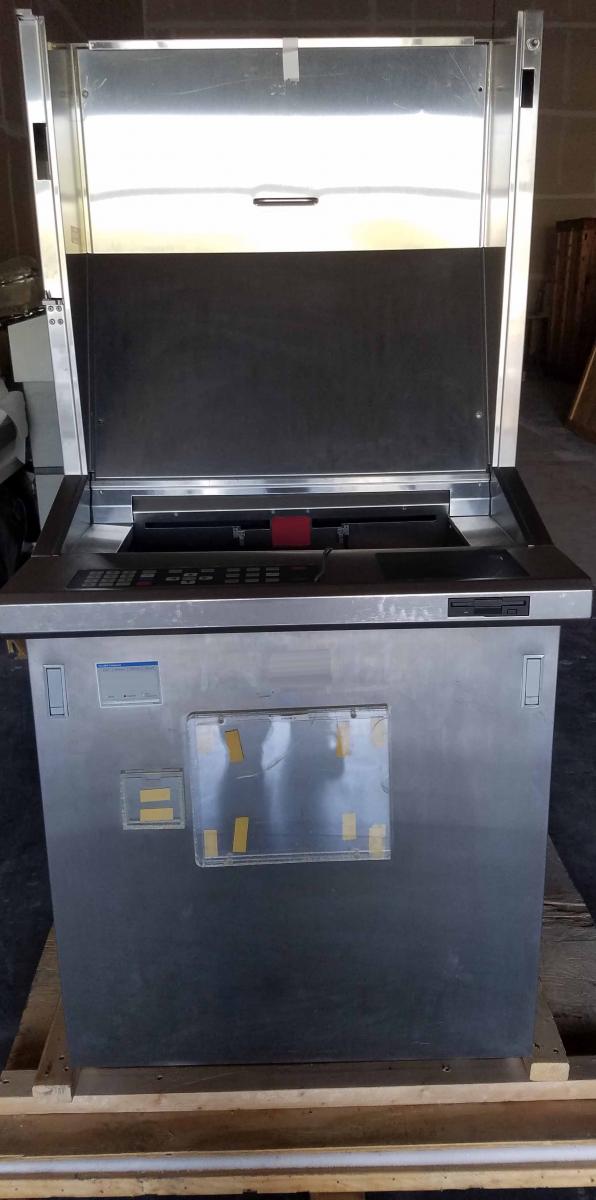 Photo Used KLA / TENCOR 6220 Surfscan For Sale