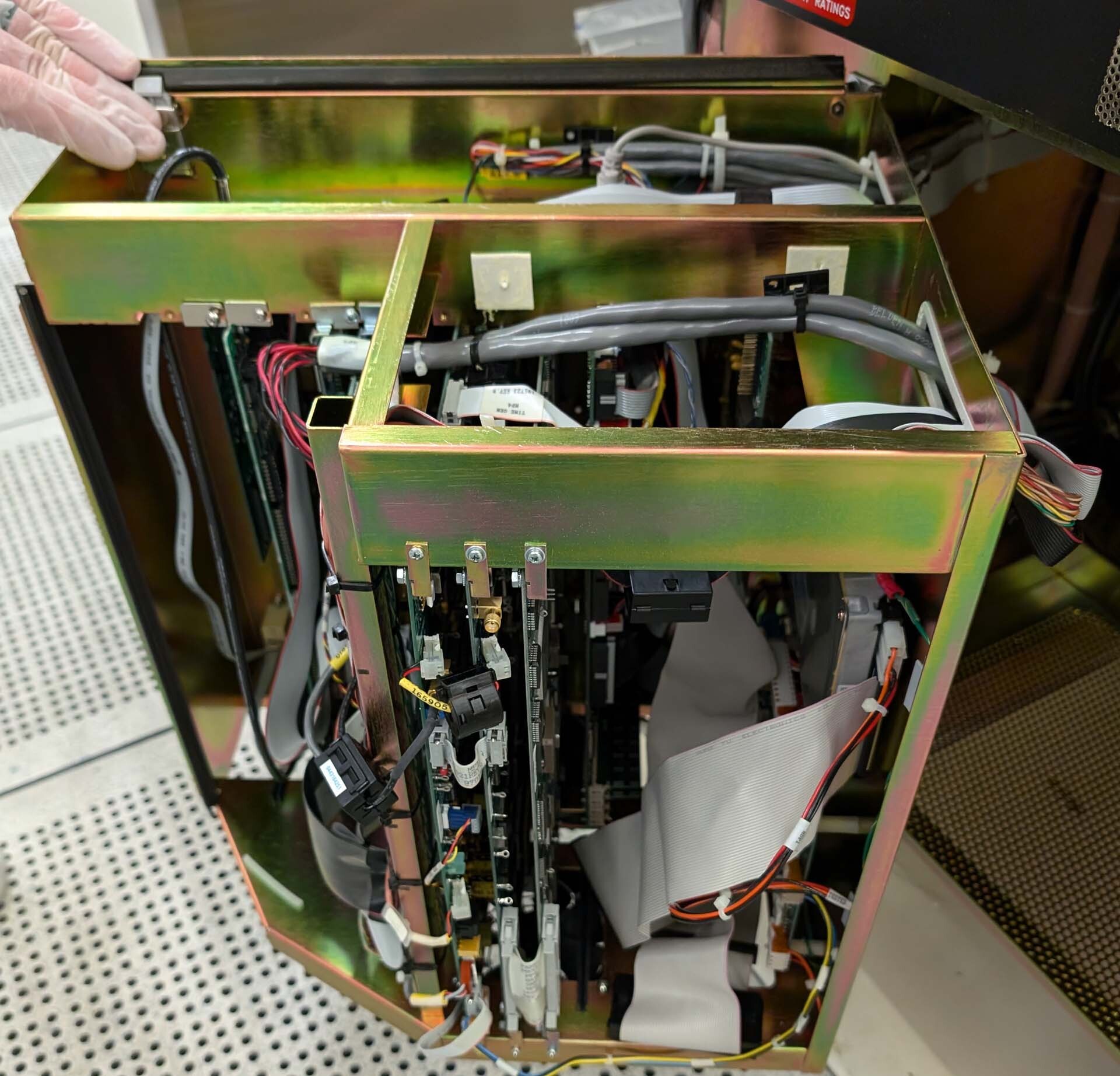 Photo Used KLA / TENCOR 6420 Surfscan For Sale