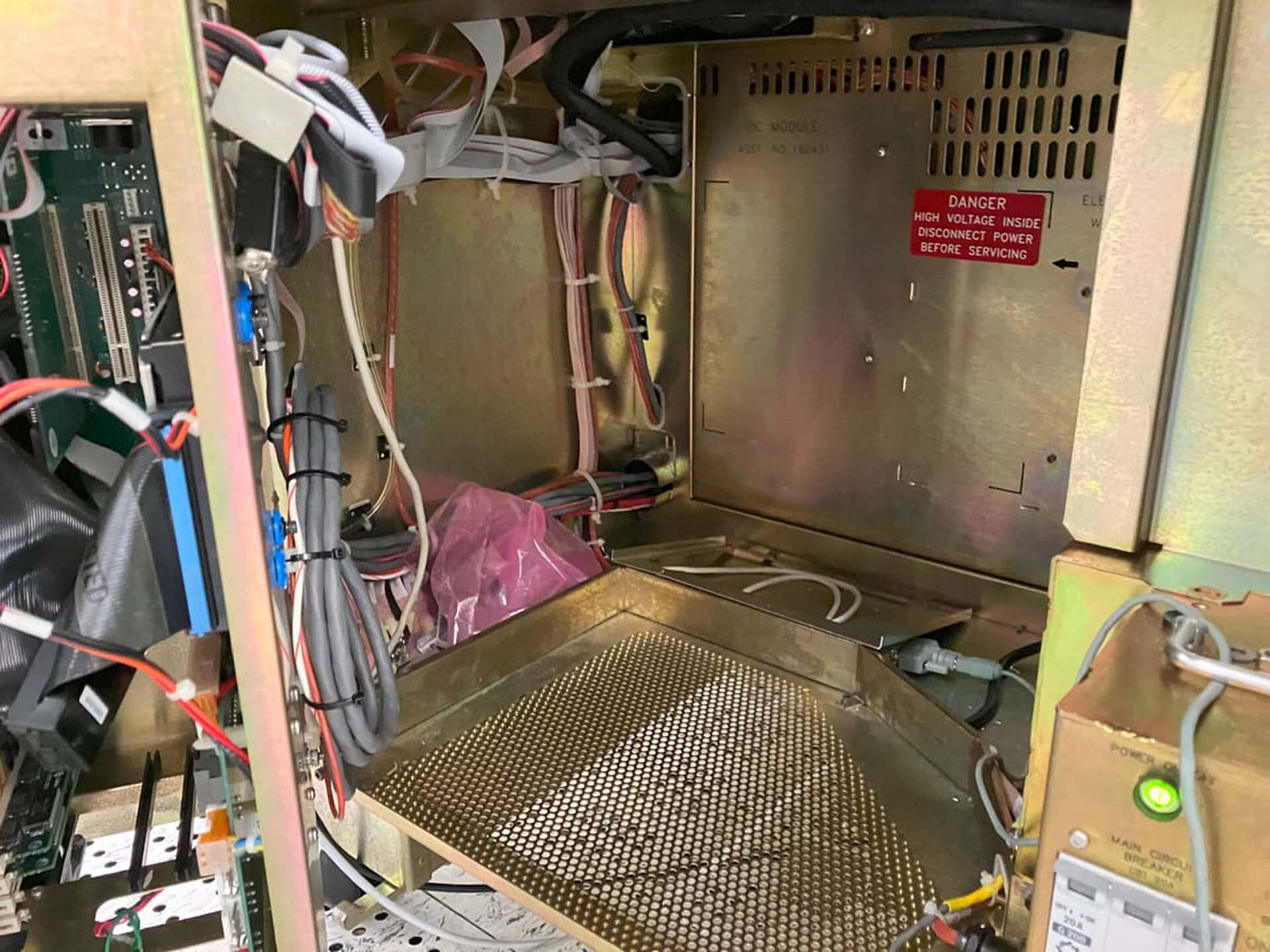 Photo Used KLA / TENCOR 6420 Surfscan For Sale