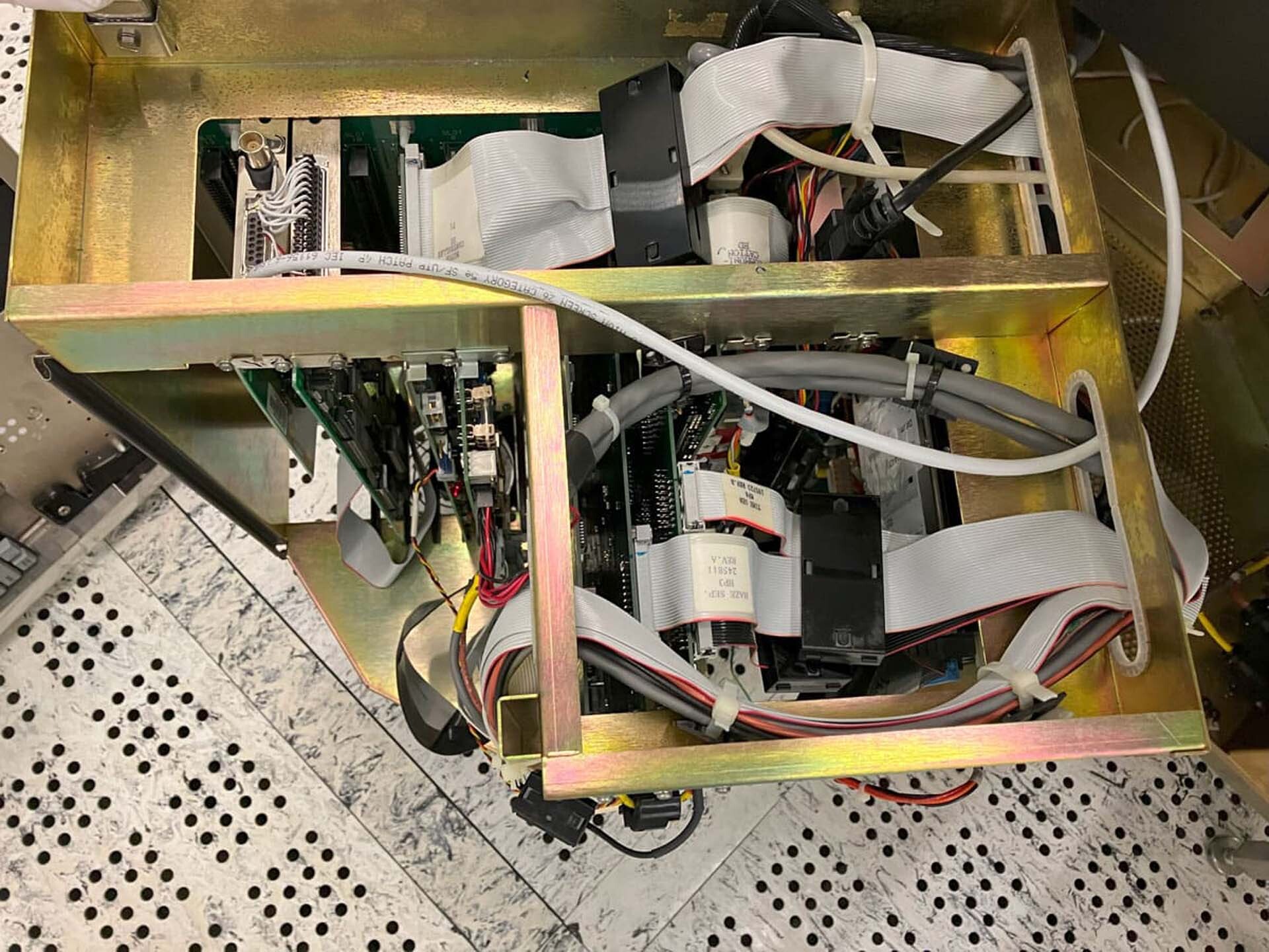 Photo Used KLA / TENCOR 6420 Surfscan For Sale