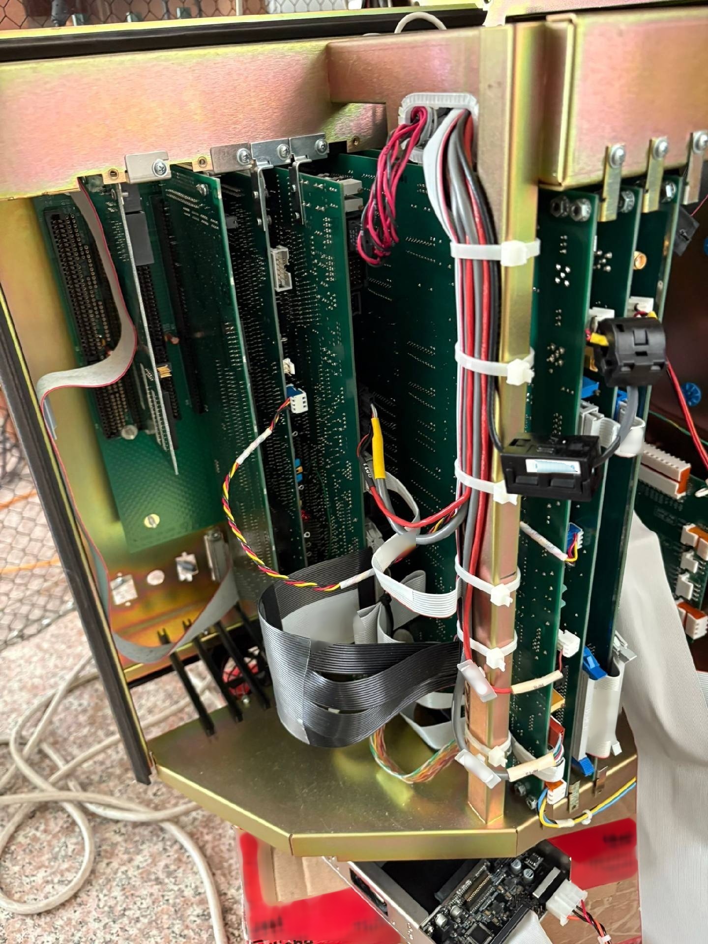 Photo Utilisé KLA / TENCOR 6420 Surfscan À vendre