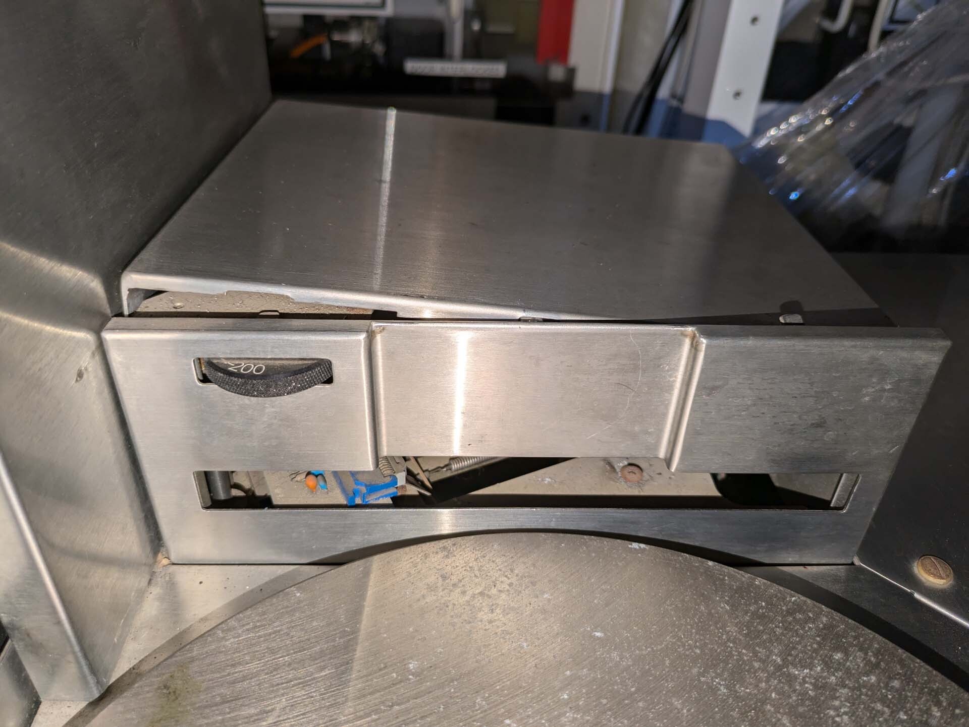 Foto Verwendet KLA / TENCOR 7200 Zum Verkauf