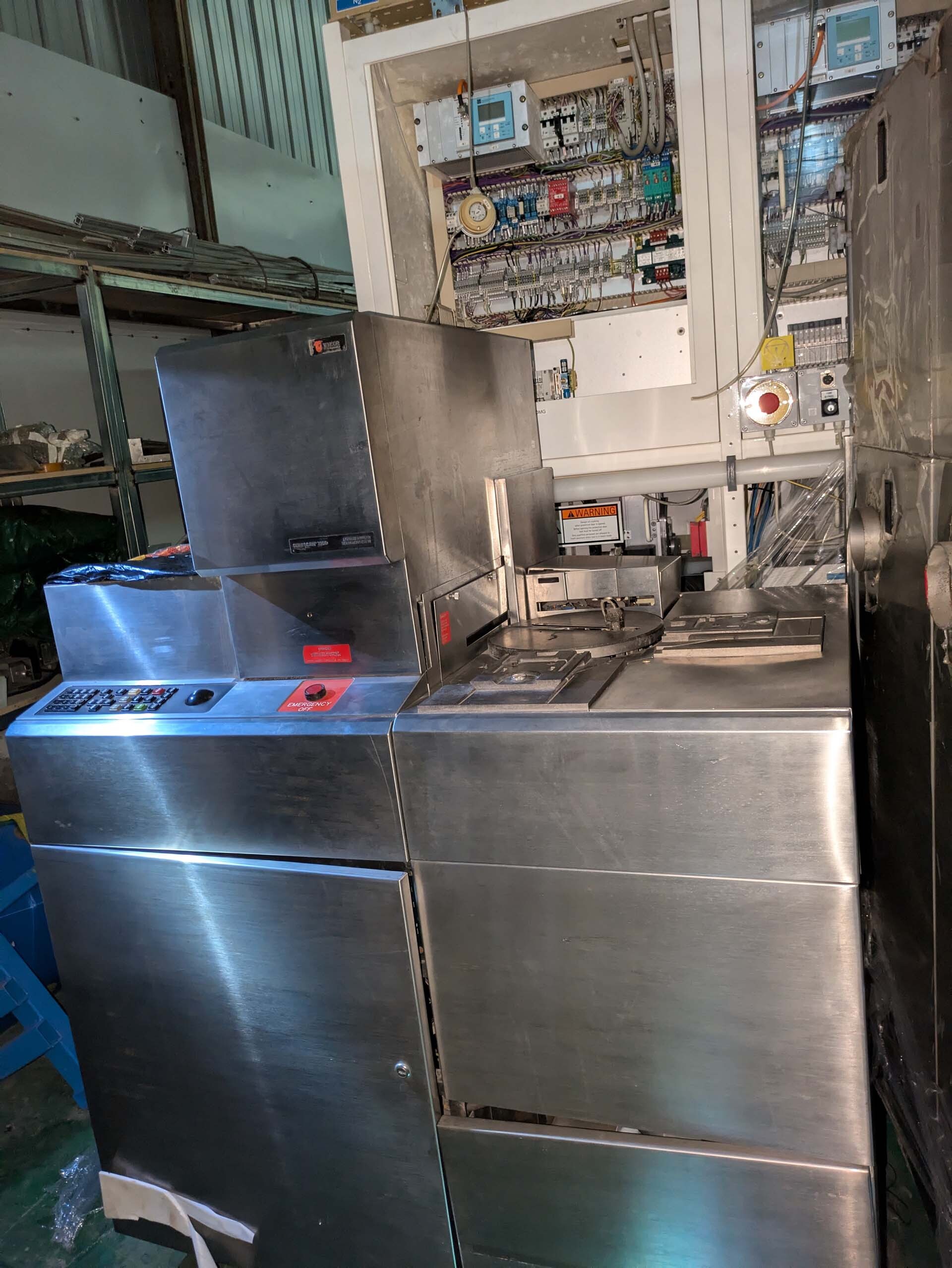 Foto Verwendet KLA / TENCOR 7200 Zum Verkauf