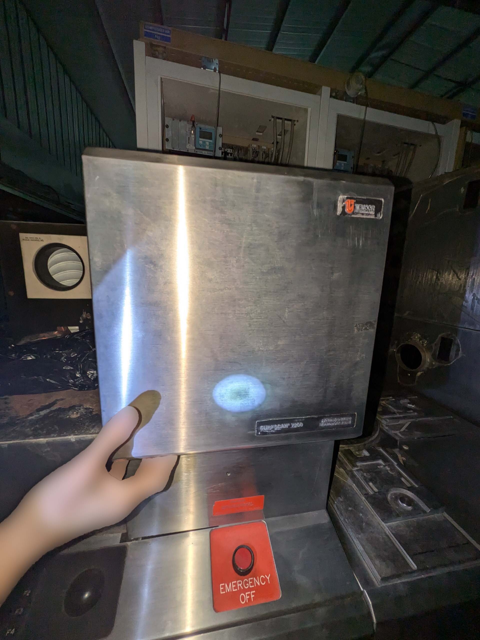 Foto Verwendet KLA / TENCOR 7200 Zum Verkauf
