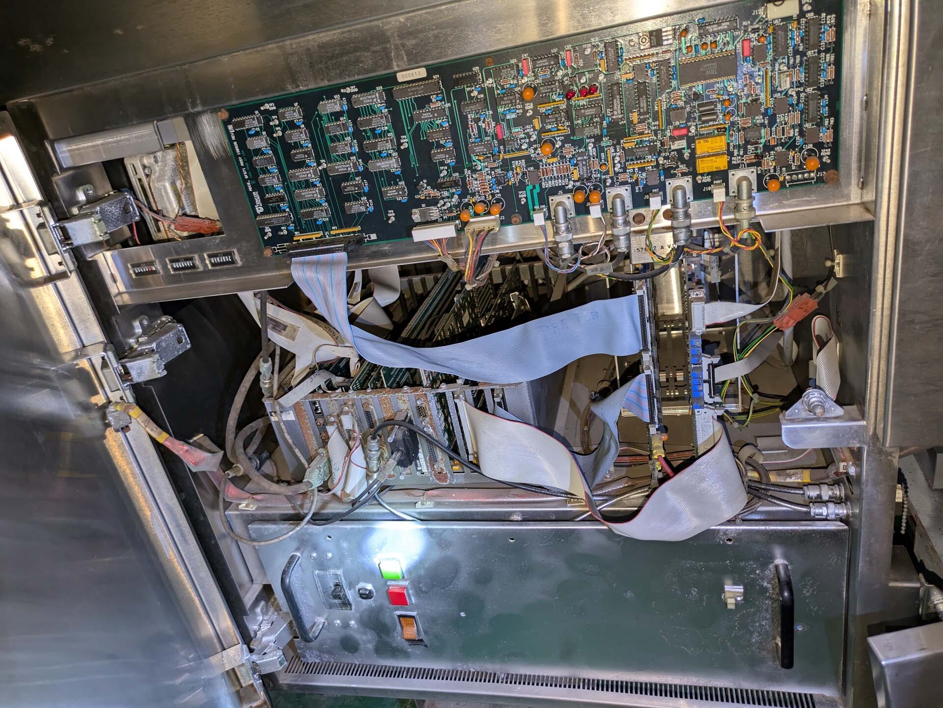 Foto Verwendet KLA / TENCOR 7200 Zum Verkauf
