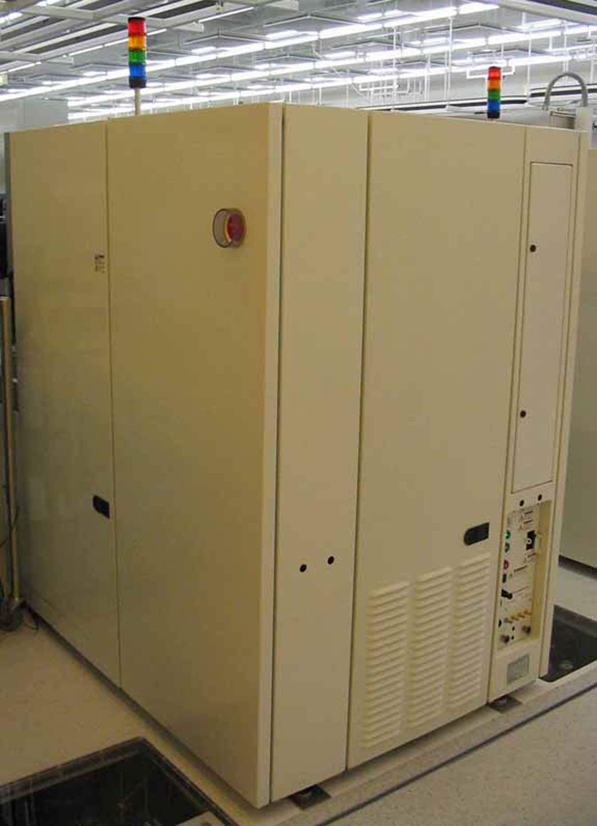 Photo Used KLA / TENCOR 8100XP For Sale