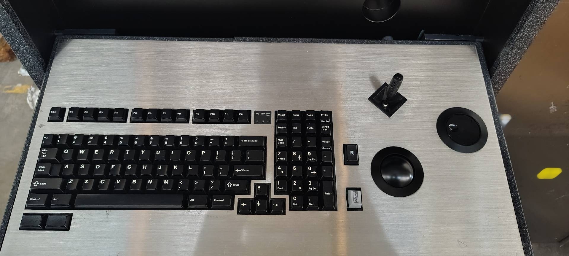 Foto Verwendet KLA / TENCOR AIT 8010 Zum Verkauf