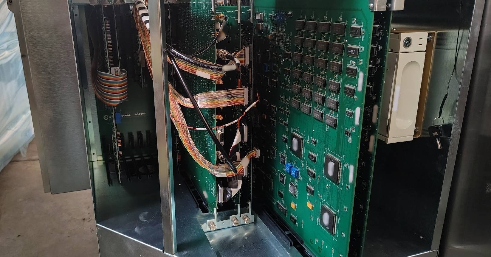 Foto Verwendet KLA / TENCOR AIT 8010 Zum Verkauf