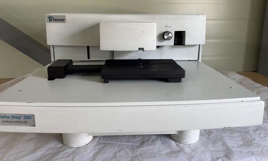 Foto Verwendet KLA / TENCOR Alpha Step 500 Zum Verkauf