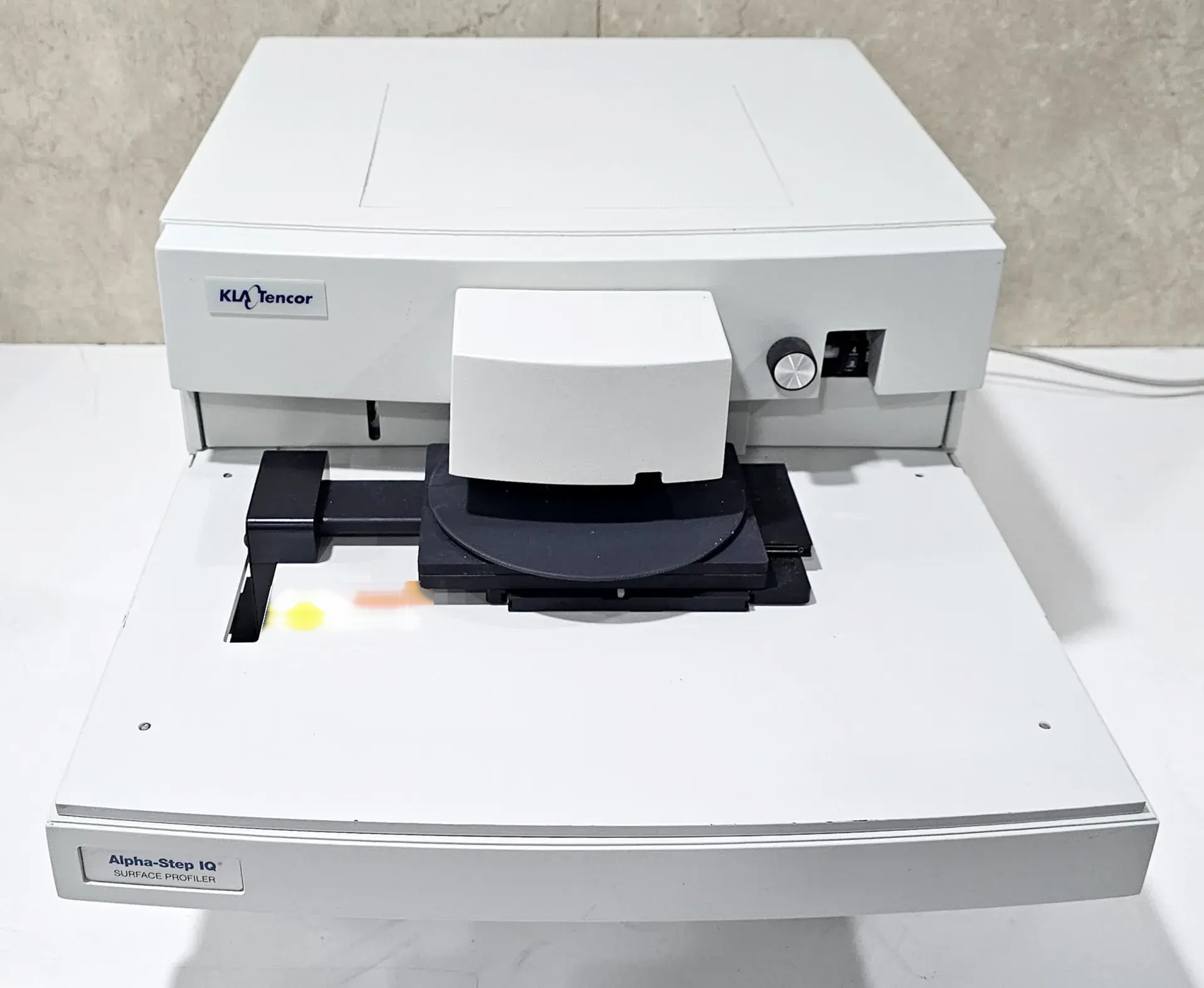 Photo Used KLA / TENCOR Alpha Step IQ For Sale