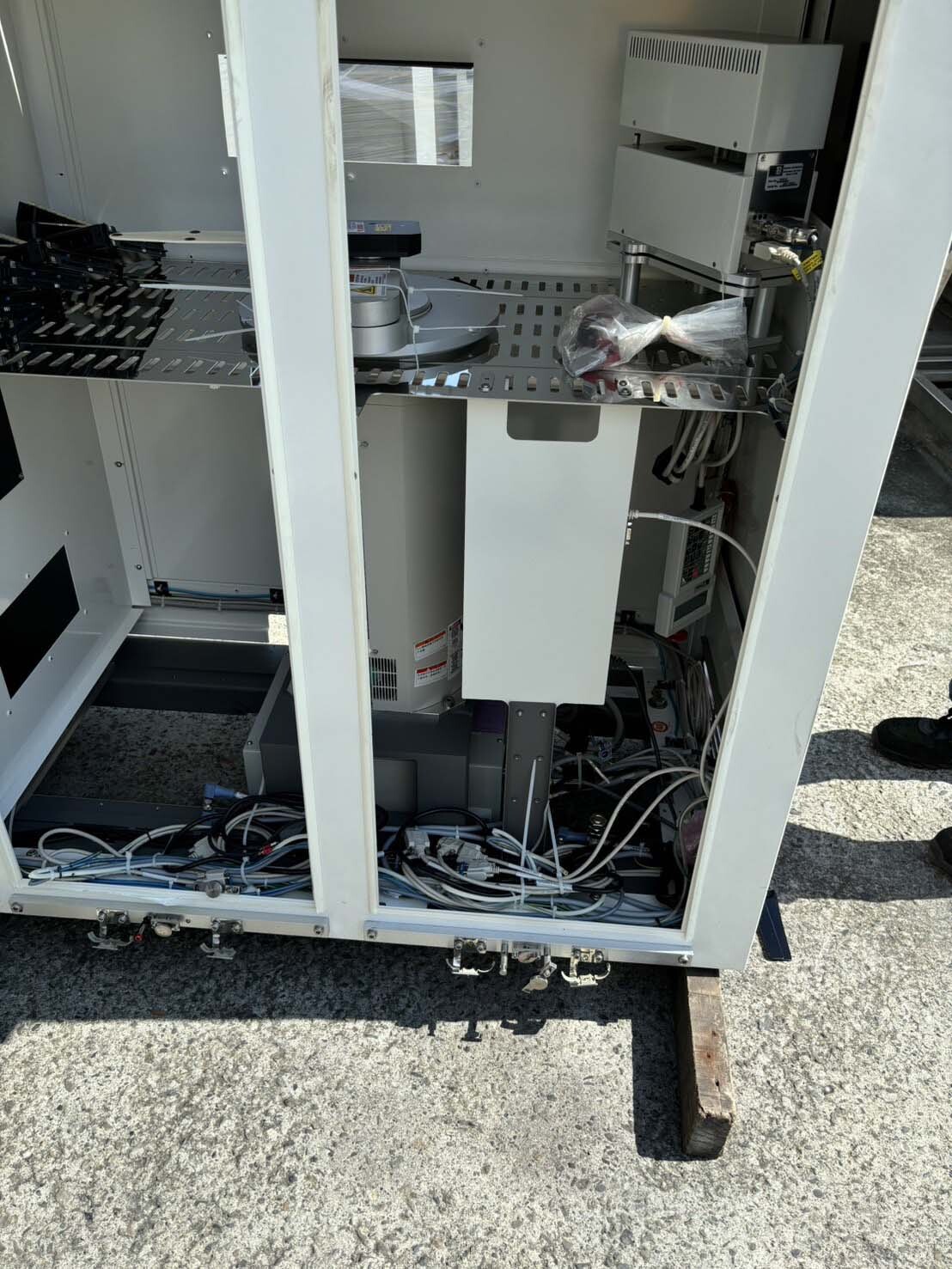 图为 已使用的 KLA / TENCOR eDR-5200 待售