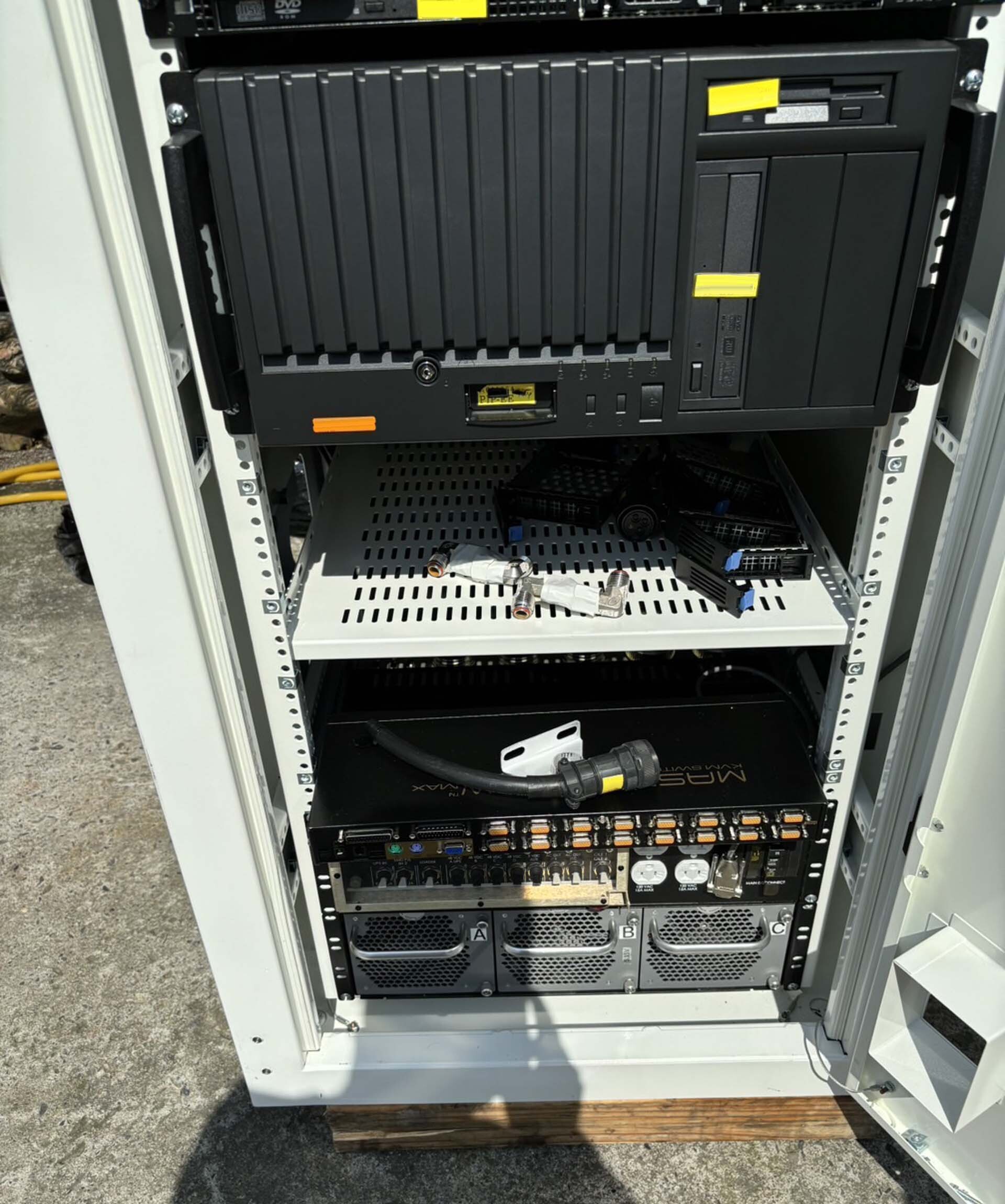 图为 已使用的 KLA / TENCOR eDR-5200 待售