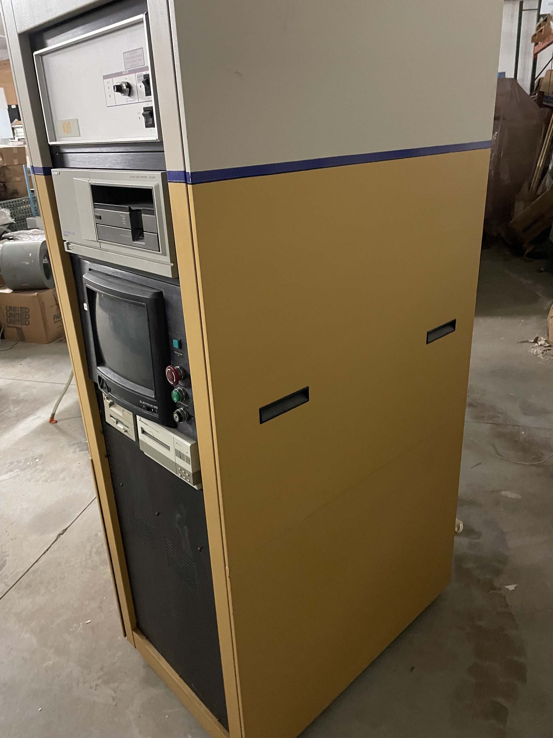 Photo Used KLA / TENCOR EMMI 1630 For Sale