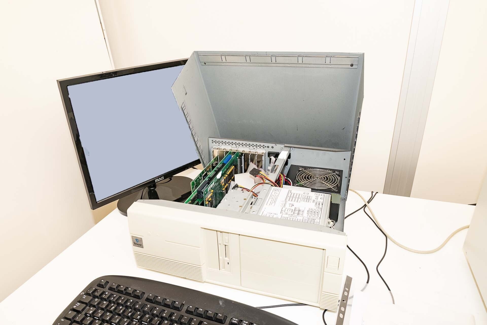 图为 已使用的 KLA / TENCOR FLX-2320 待售
