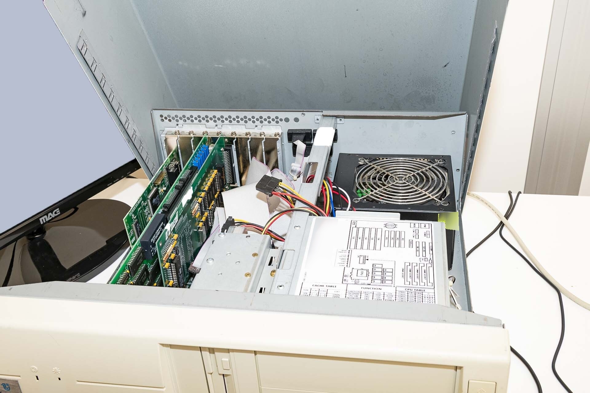 图为 已使用的 KLA / TENCOR FLX-2320 待售