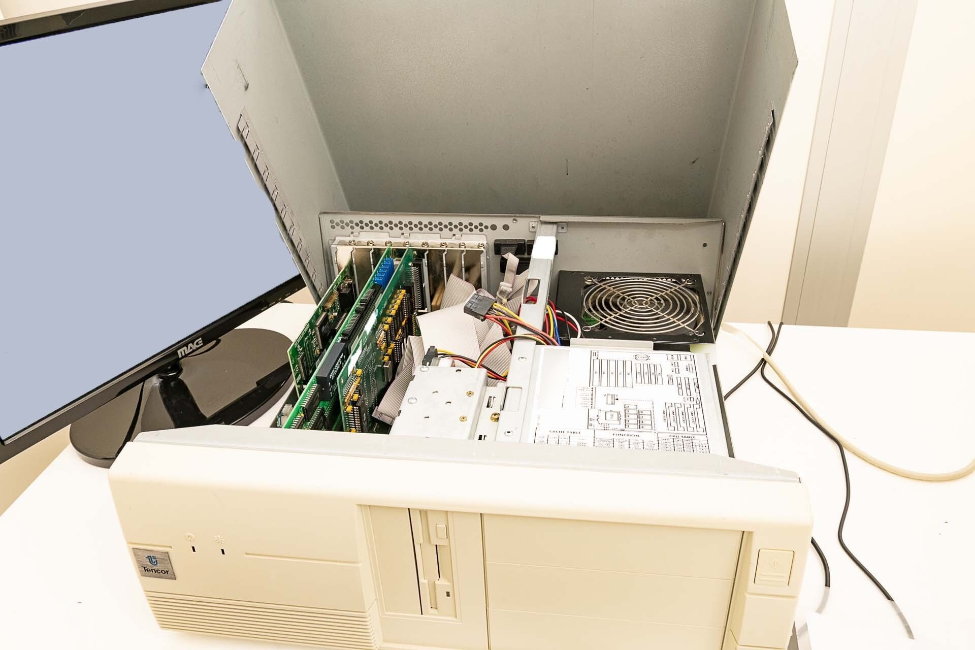 图为 已使用的 KLA / TENCOR FLX-2320 待售