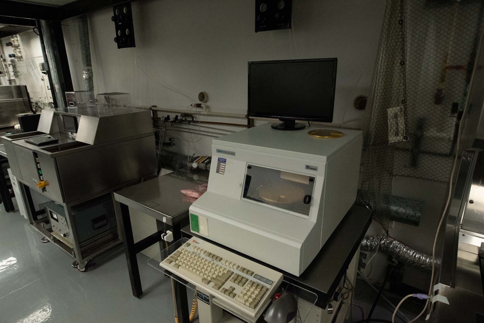 Photo Utilisé KLA / TENCOR P10 À vendre