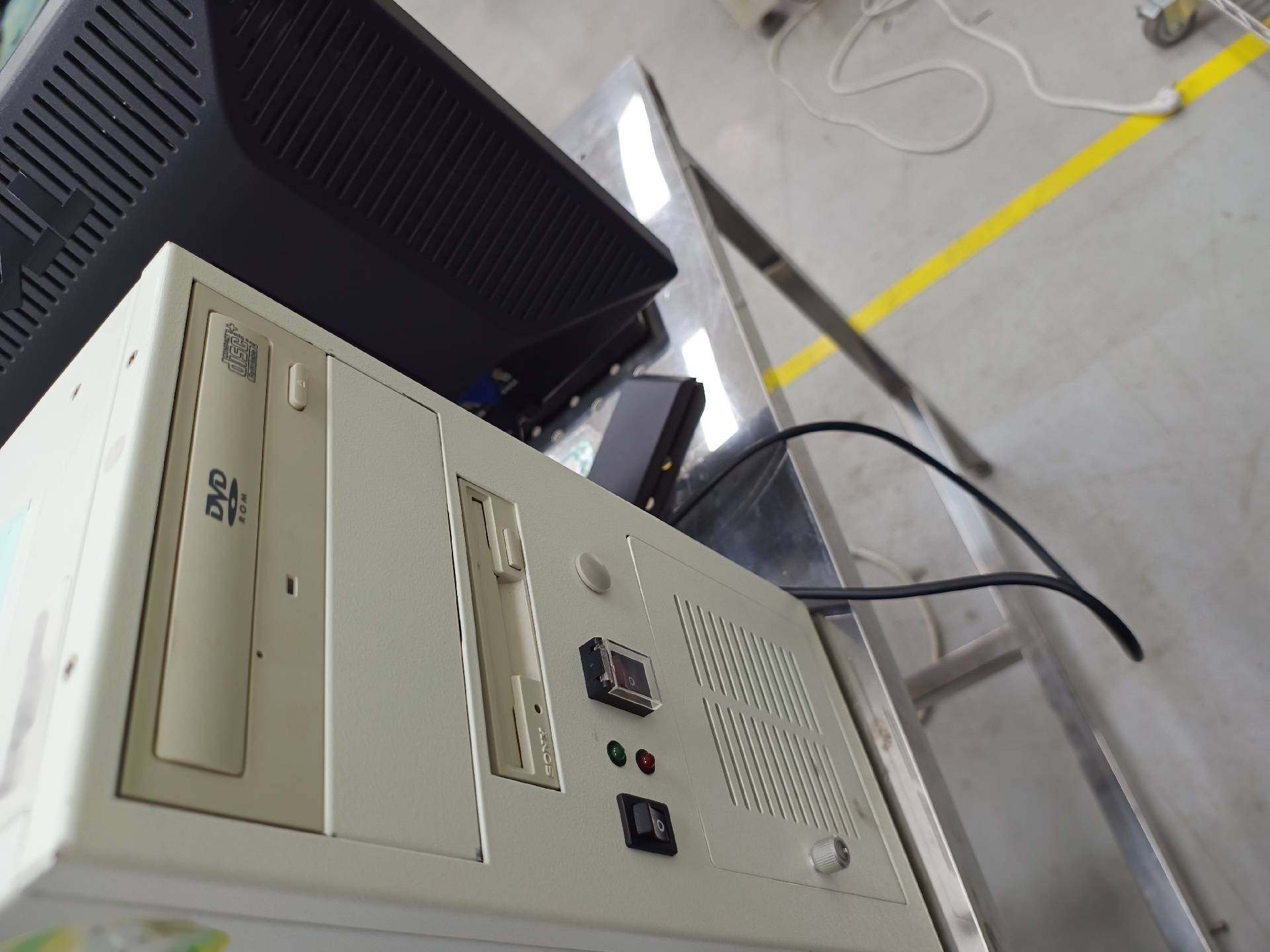 Foto Verwendet KLA / TENCOR P15 Zum Verkauf