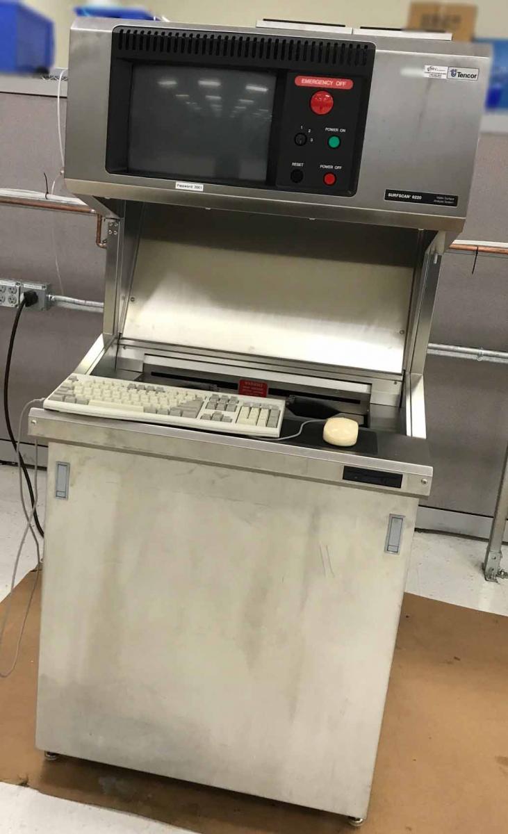 Photo Used KLA / TENCOR 6220 Surfscan For Sale