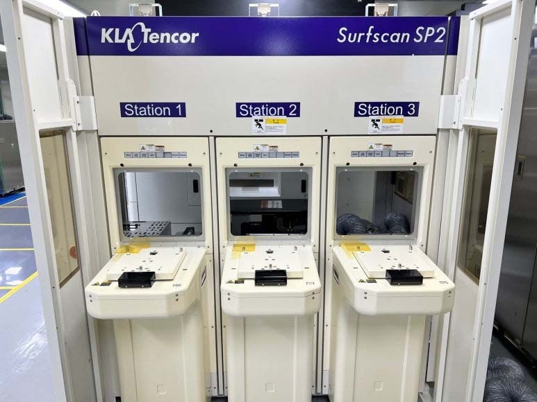 Photo Used KLA / TENCOR Surfscan SP2 For Sale