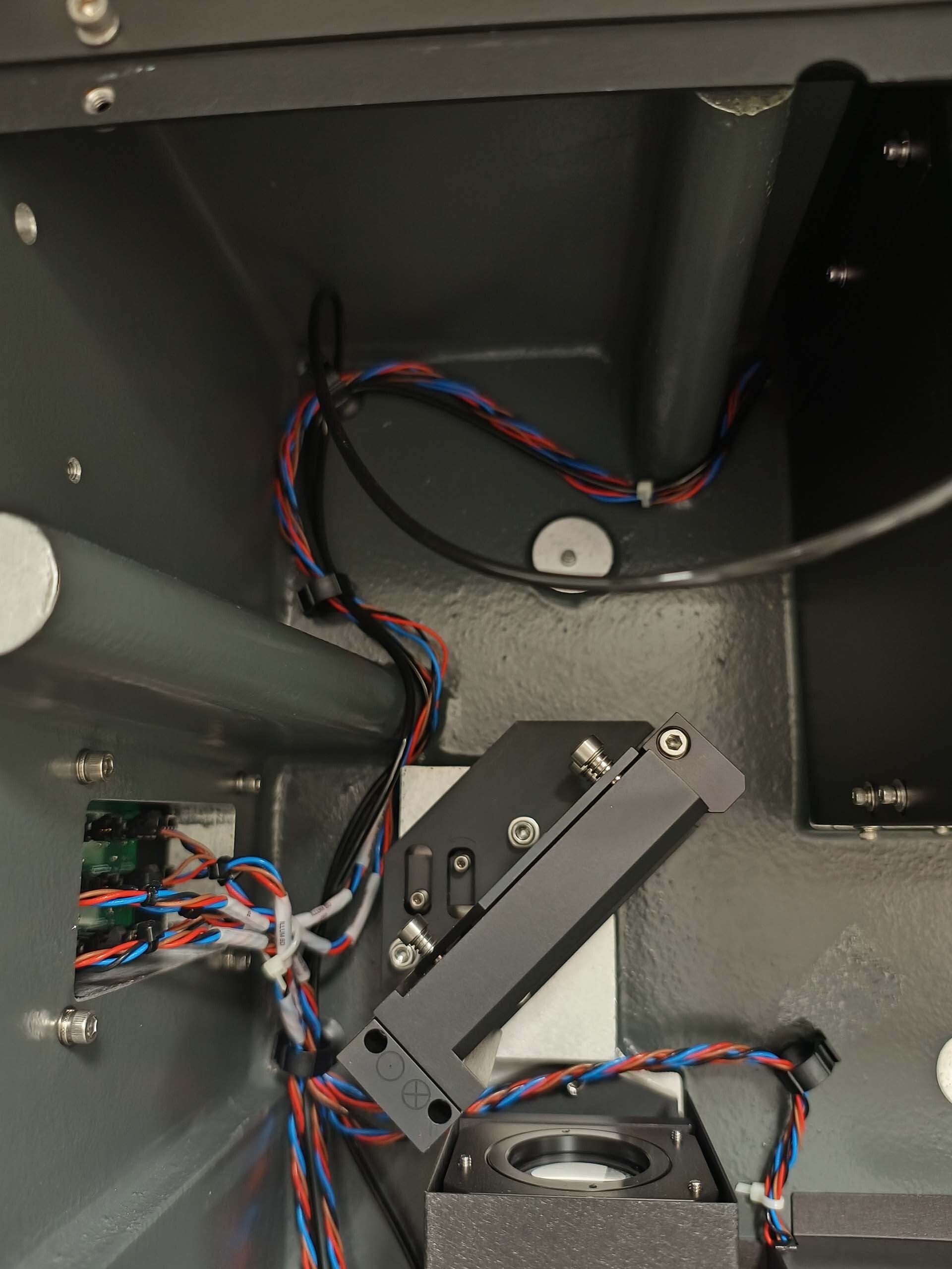 图为 已使用的 KLA / TENCOR Surfscan SP2 待售