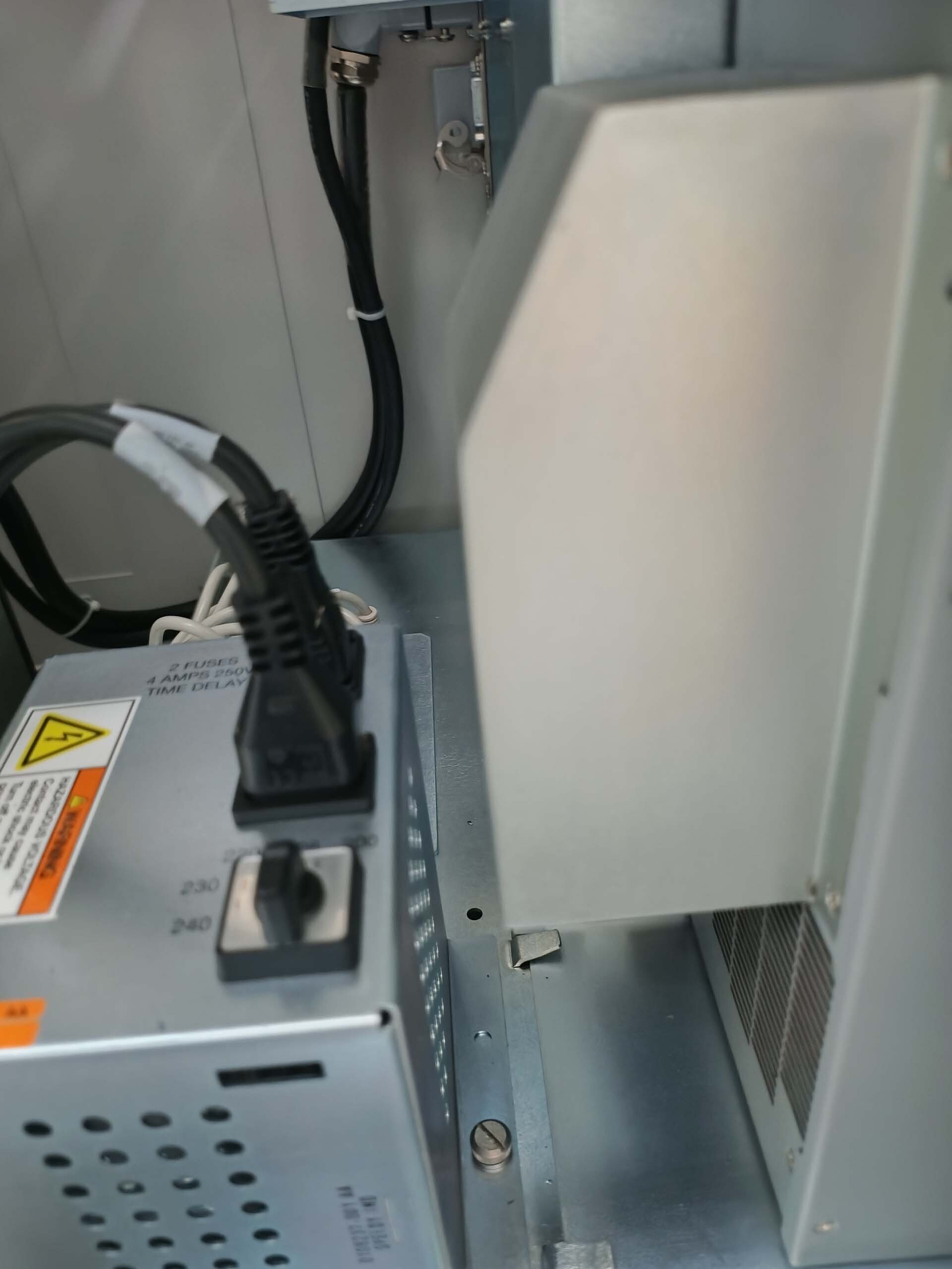 图为 已使用的 KLA / TENCOR Surfscan SP2 待售
