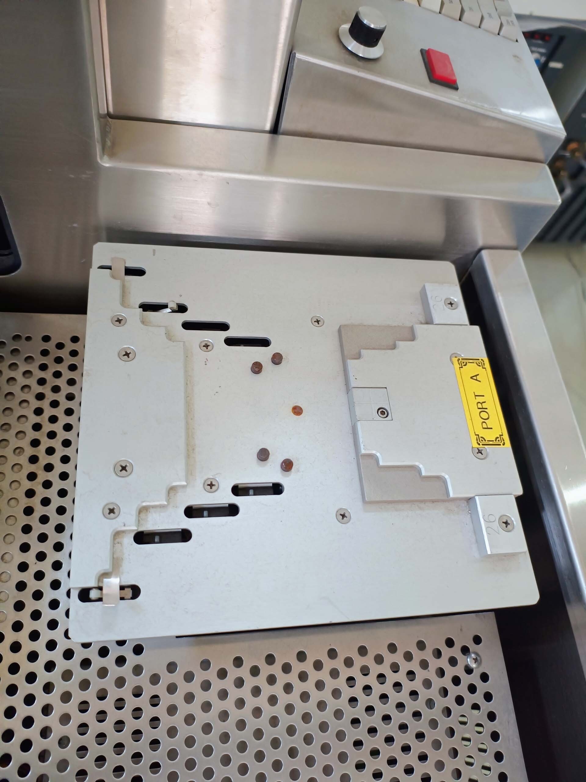 Foto Verwendet KLA / TENCOR TPC 8520 Zum Verkauf