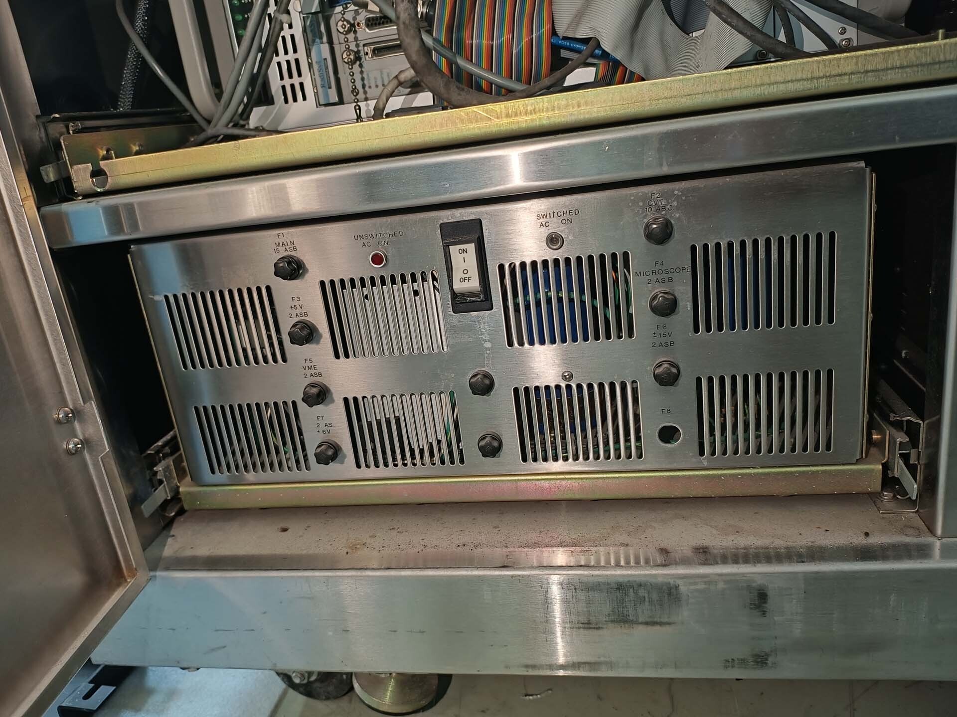 Foto Verwendet KLA / TENCOR TPC 8520 Zum Verkauf