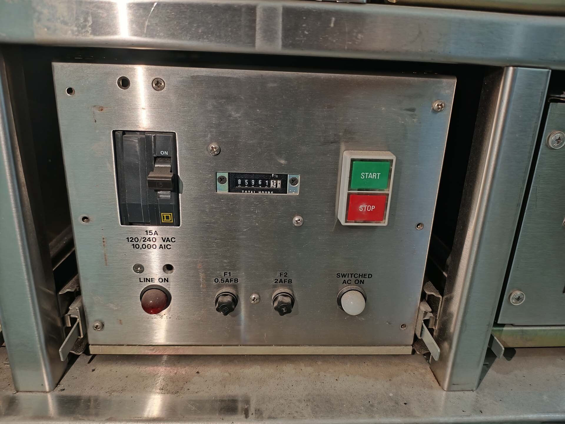Foto Verwendet KLA / TENCOR TPC 8520 Zum Verkauf