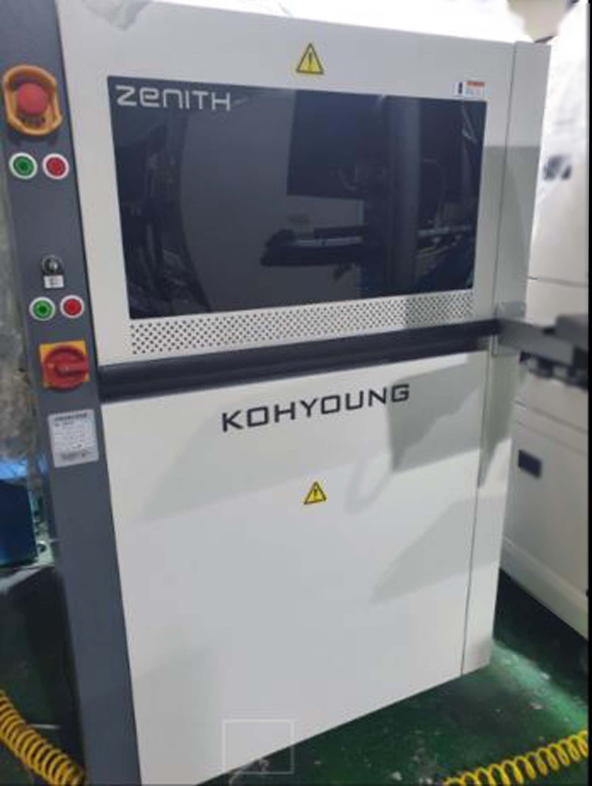 Photo Used KOH-YOUNG Zenith For Sale