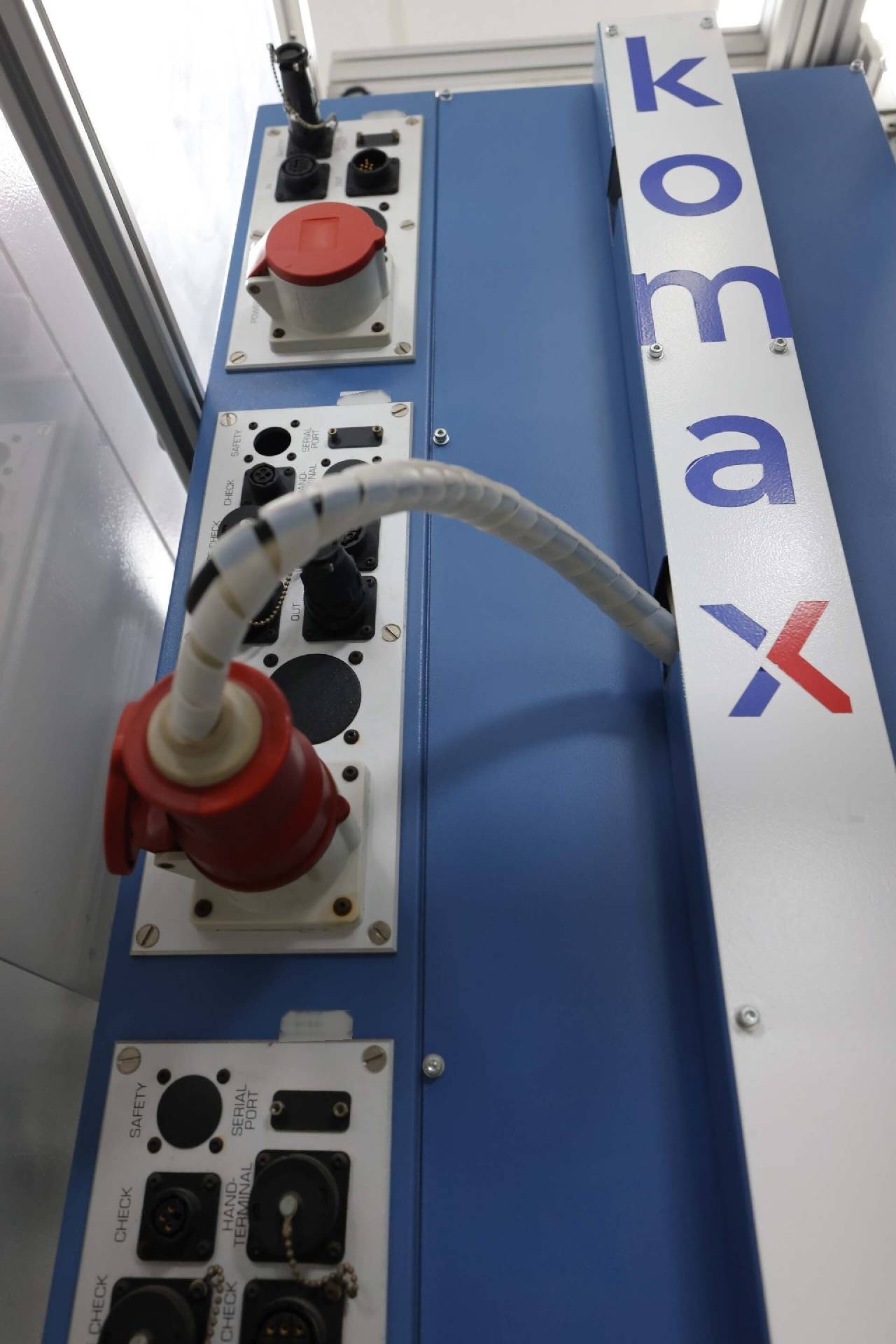 사진 사용됨 KOMAX Alpha 411 판매용
