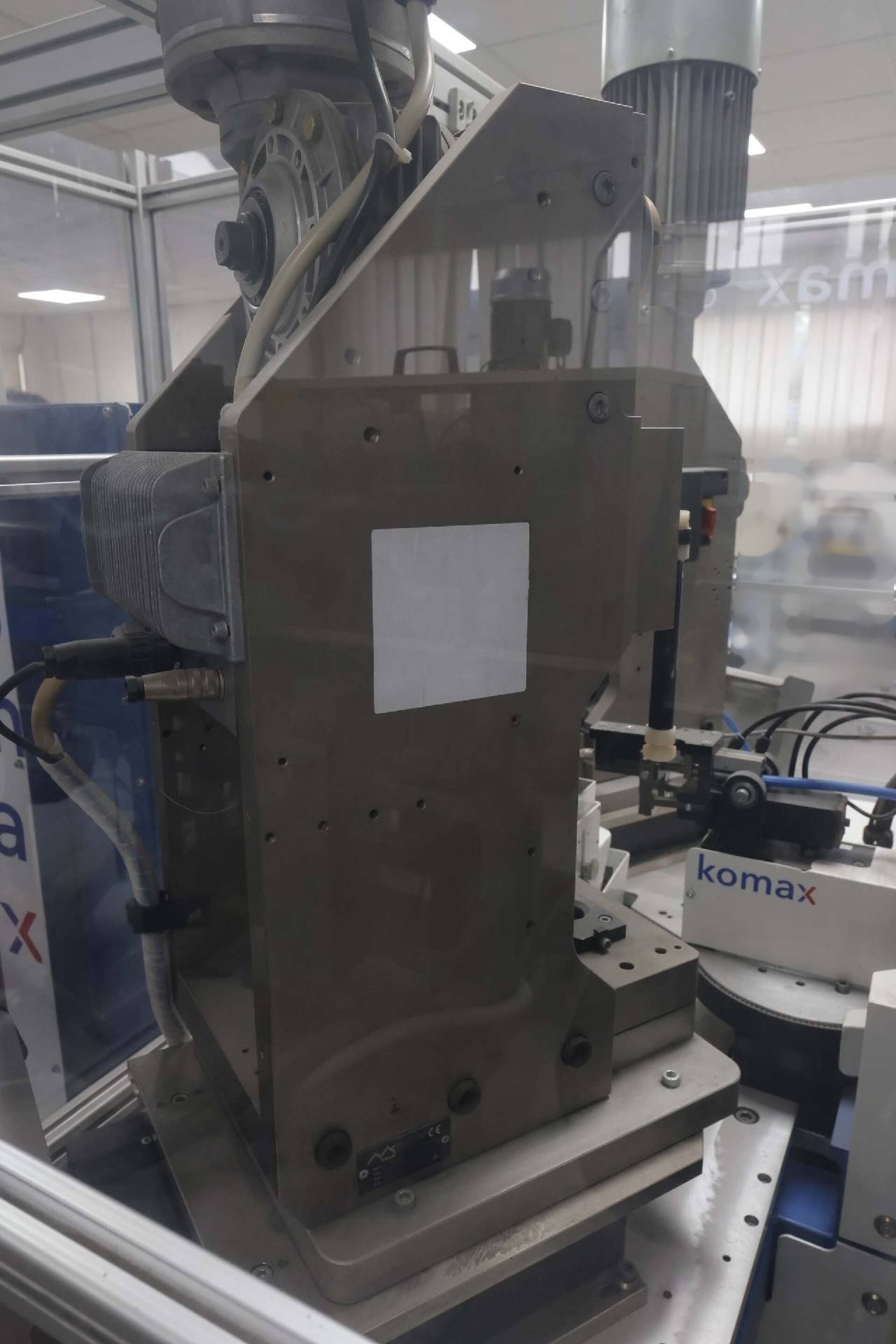 사진 사용됨 KOMAX Alpha 411 판매용