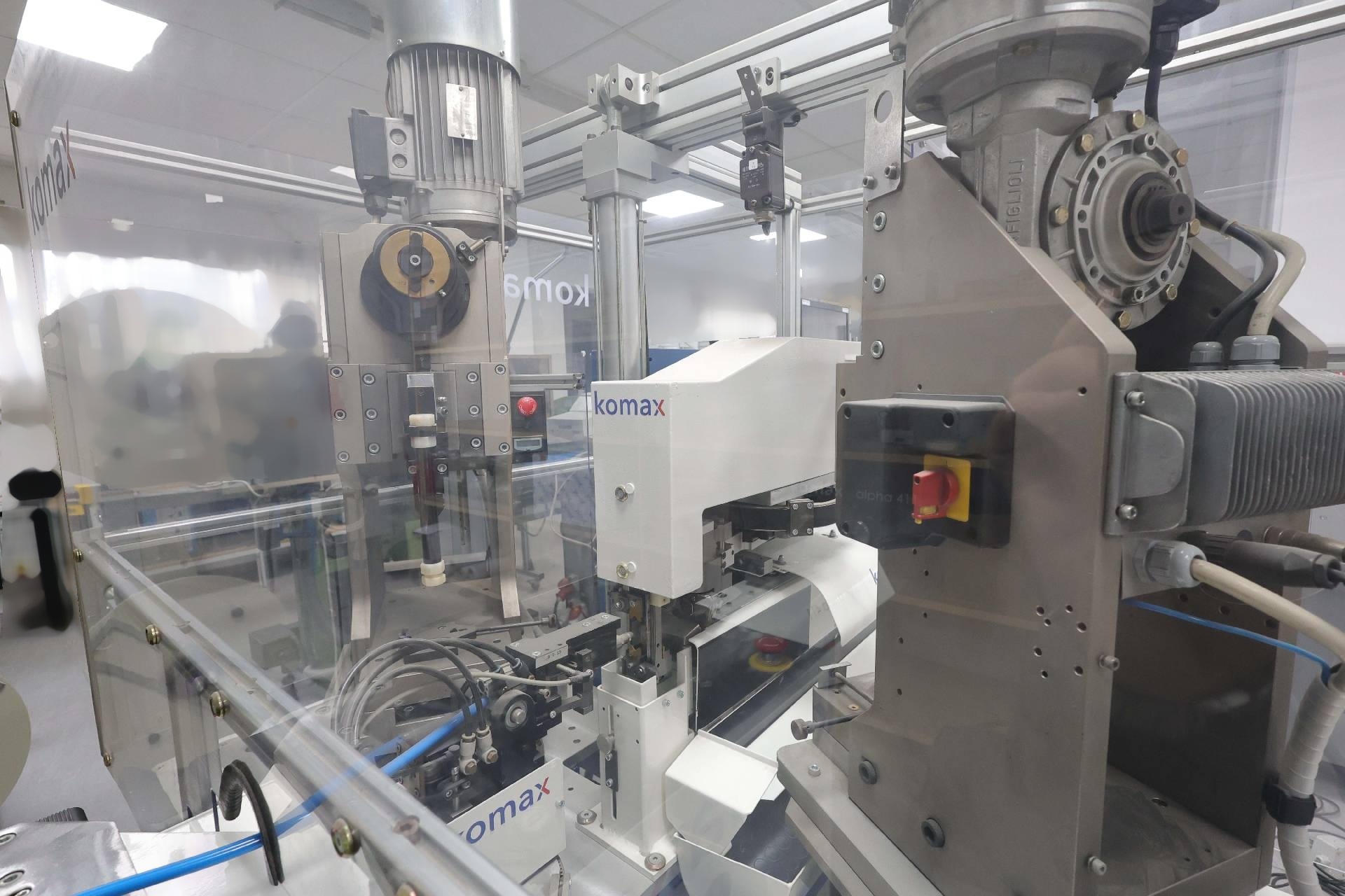 사진 사용됨 KOMAX Alpha 411 판매용