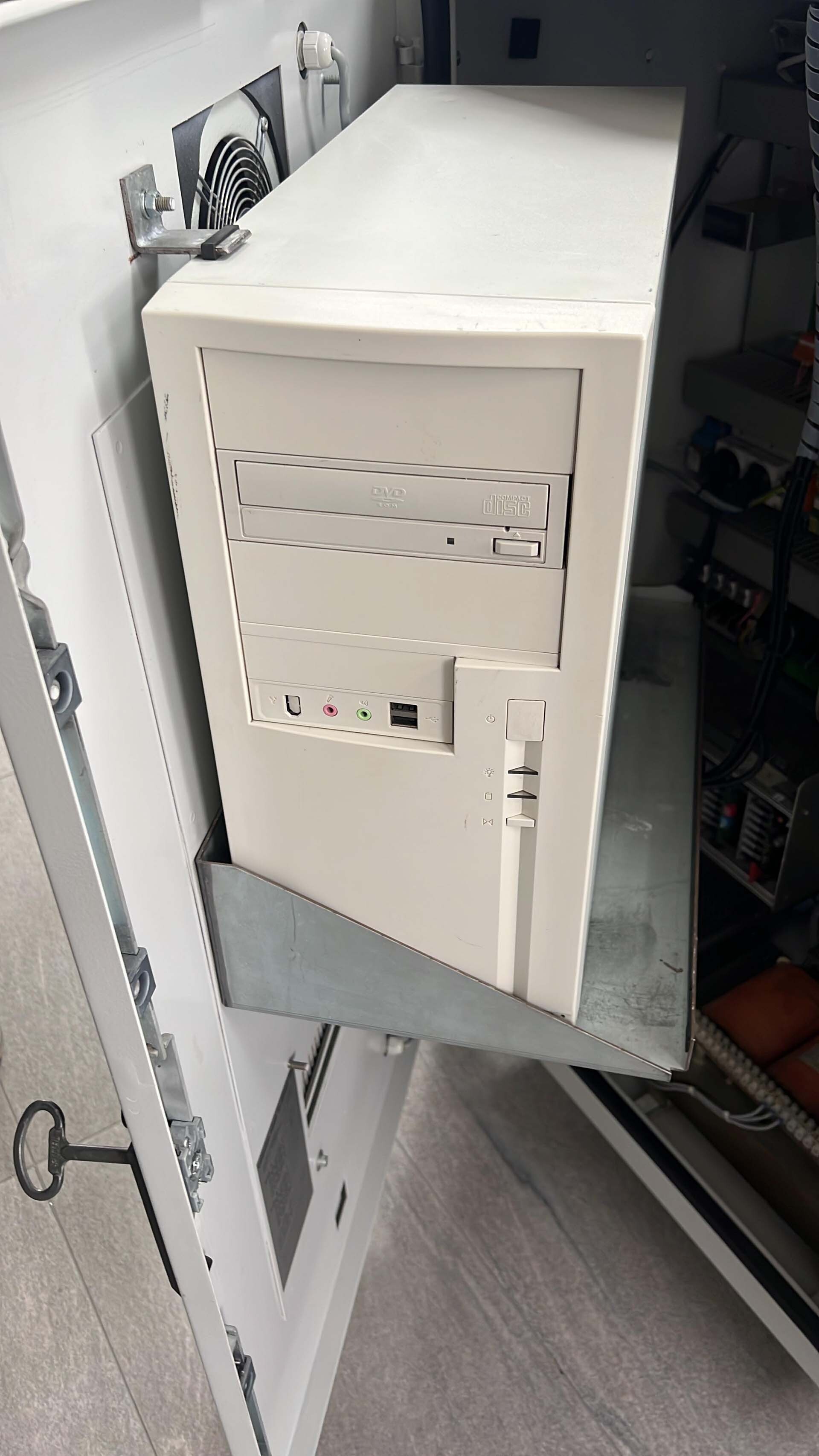 KOMAX Gamma 333 PC Solar Production Equipment used for sale price