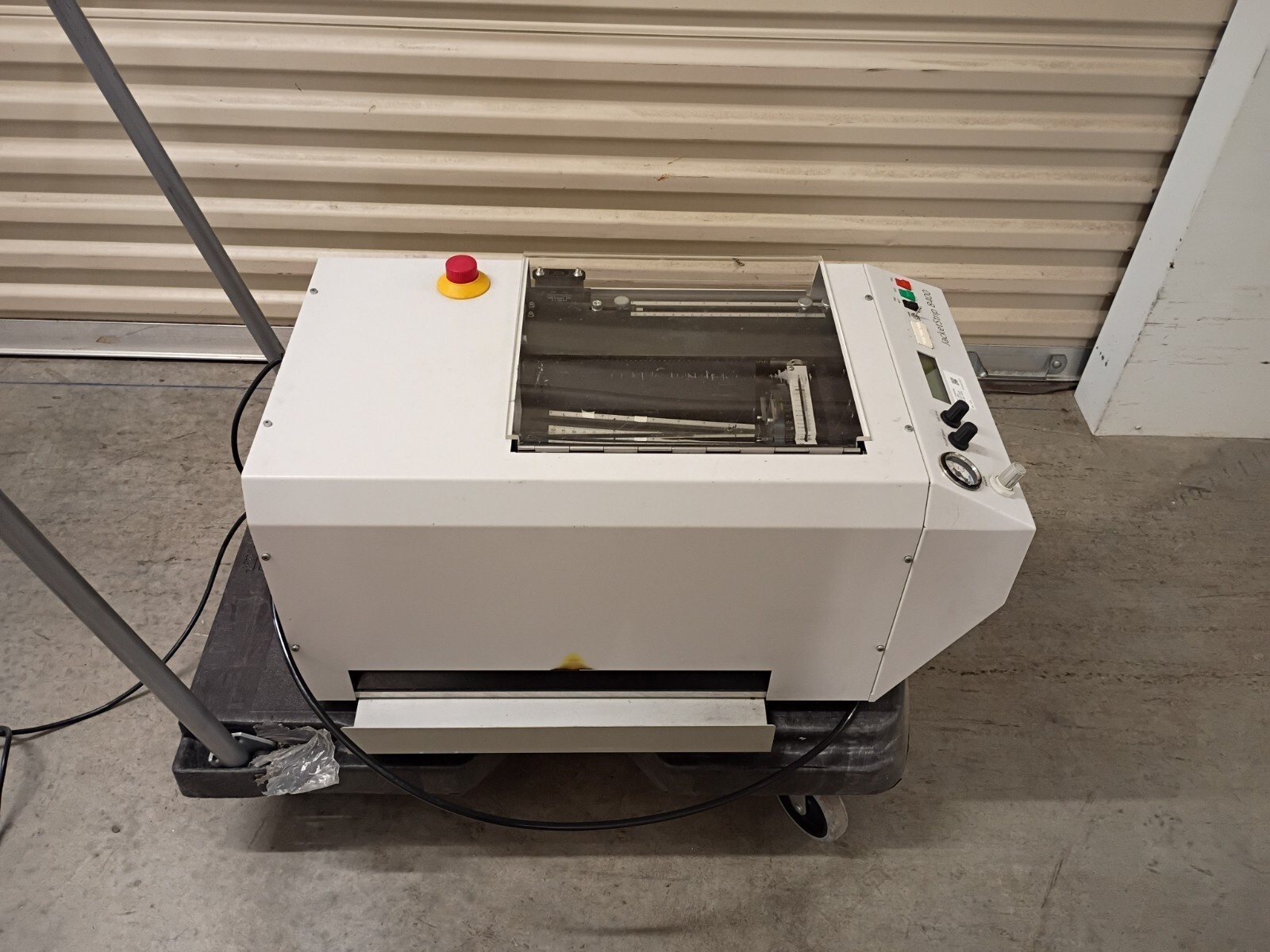 Foto Verwendet KOMAX JacketStrip 8500 Zum Verkauf