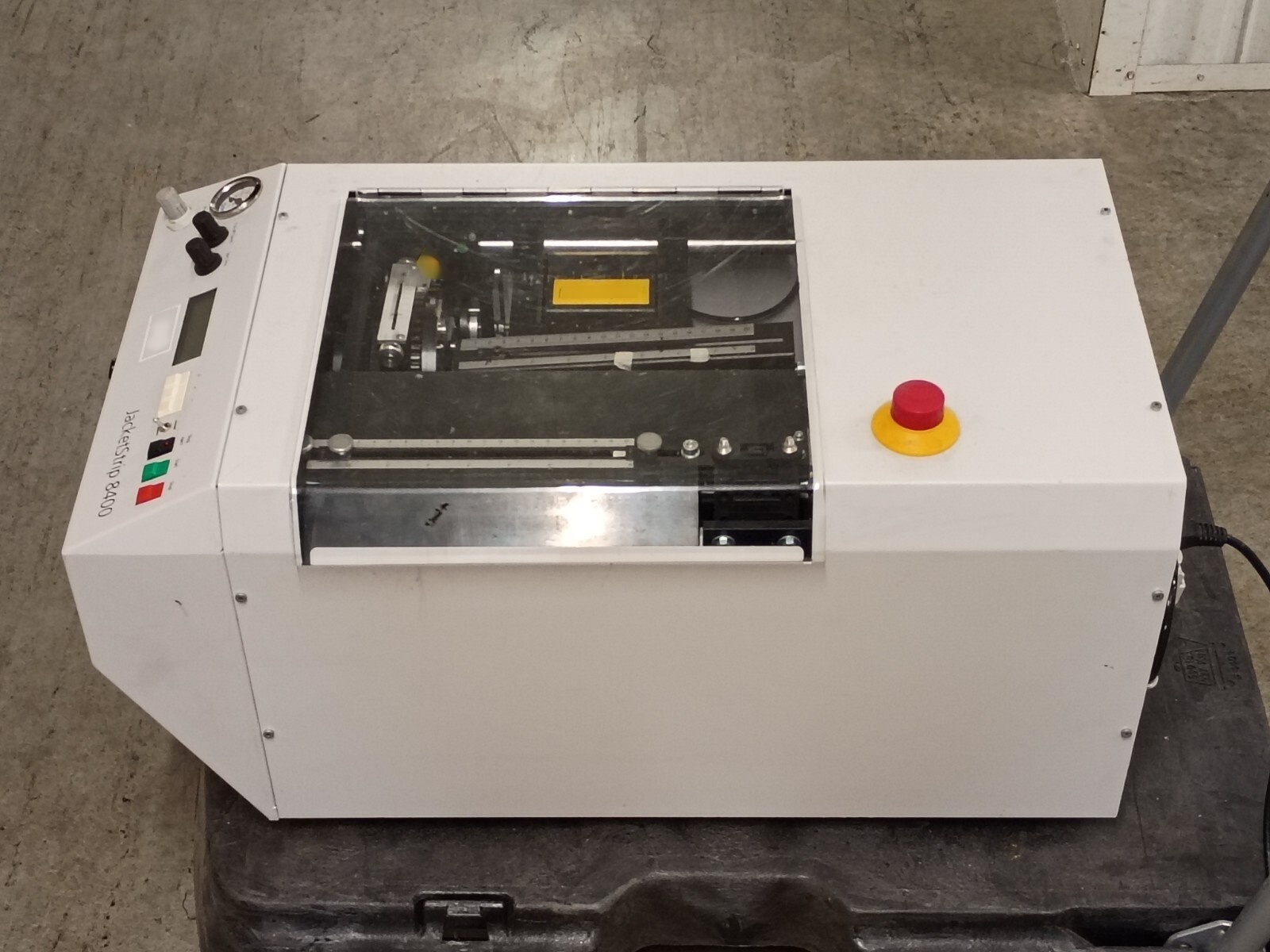 Foto Verwendet KOMAX JacketStrip 8500 Zum Verkauf