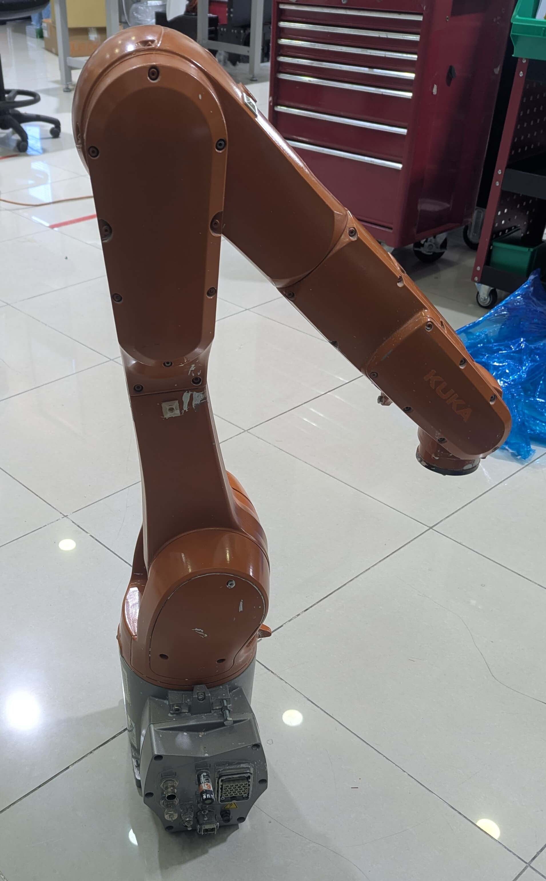 图为 已使用的 KUKA KR 10 R1100 WP 待售