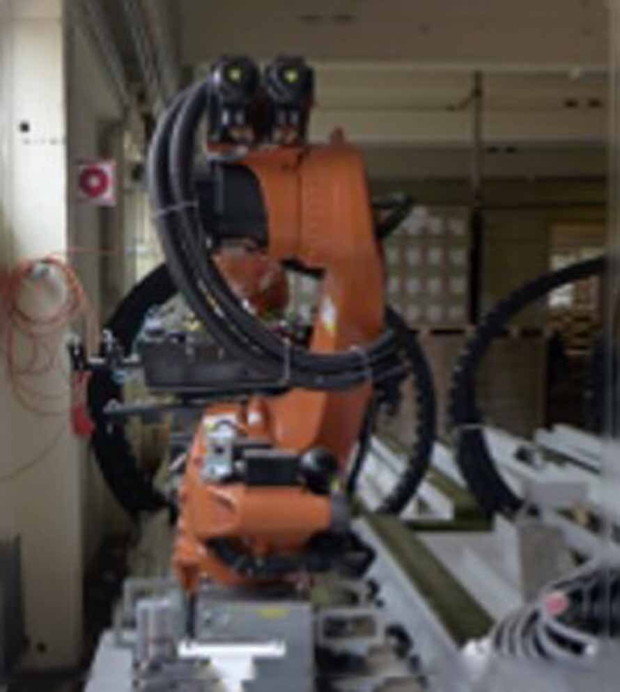 フォト（写真） 使用される KUKA KR 300 R2700-2/FLR 販売のために