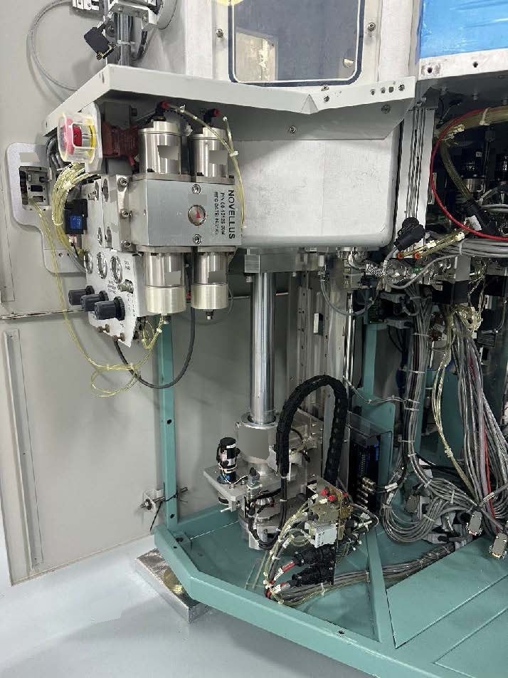 Foto Verwendet LAM RESEARCH / NOVELLUS CONCEPT 2 Zum Verkauf